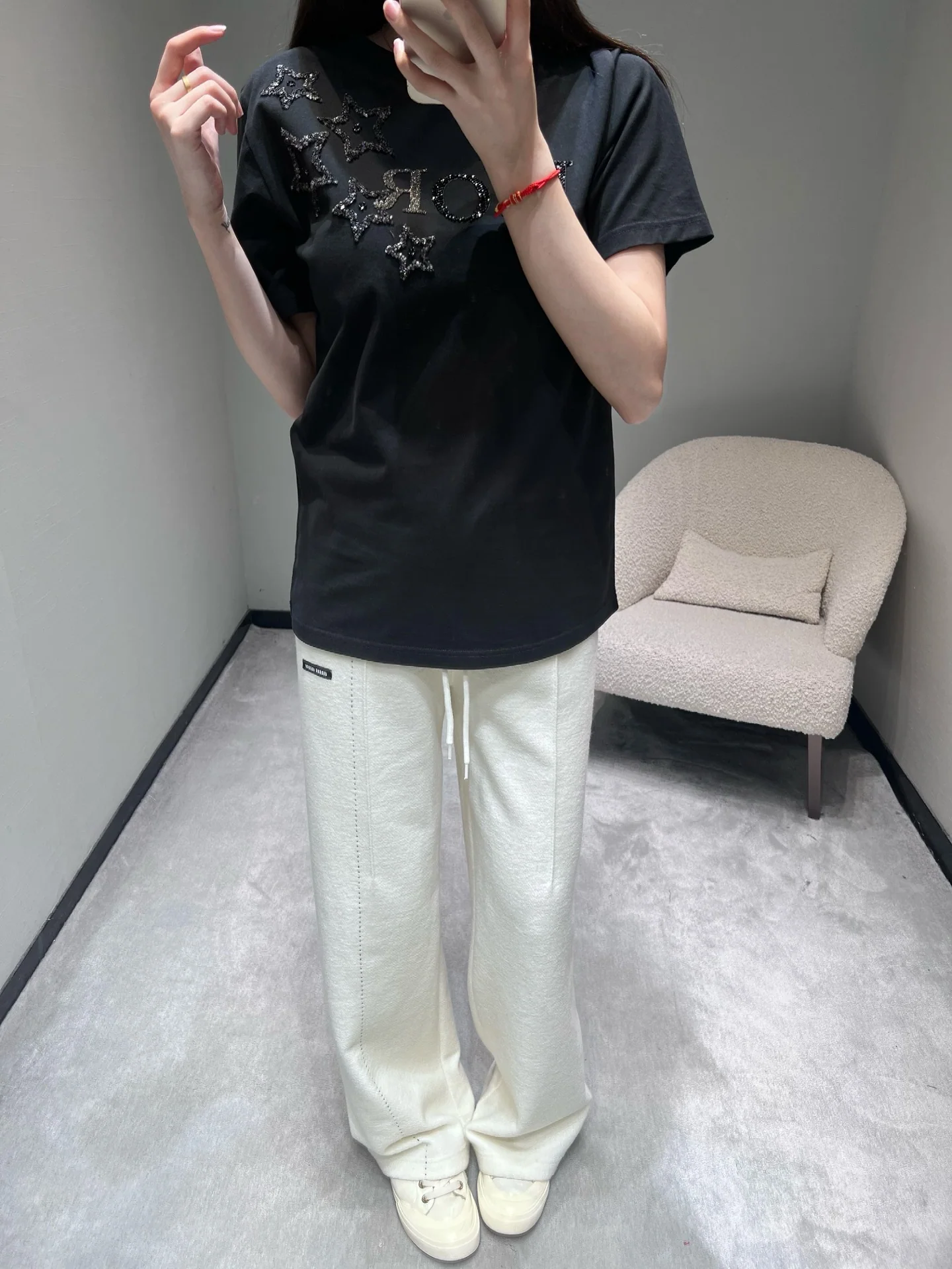 디올 CD 스타 장식 별 반팔 티셔츠 2026 SS 상세 이미지 2