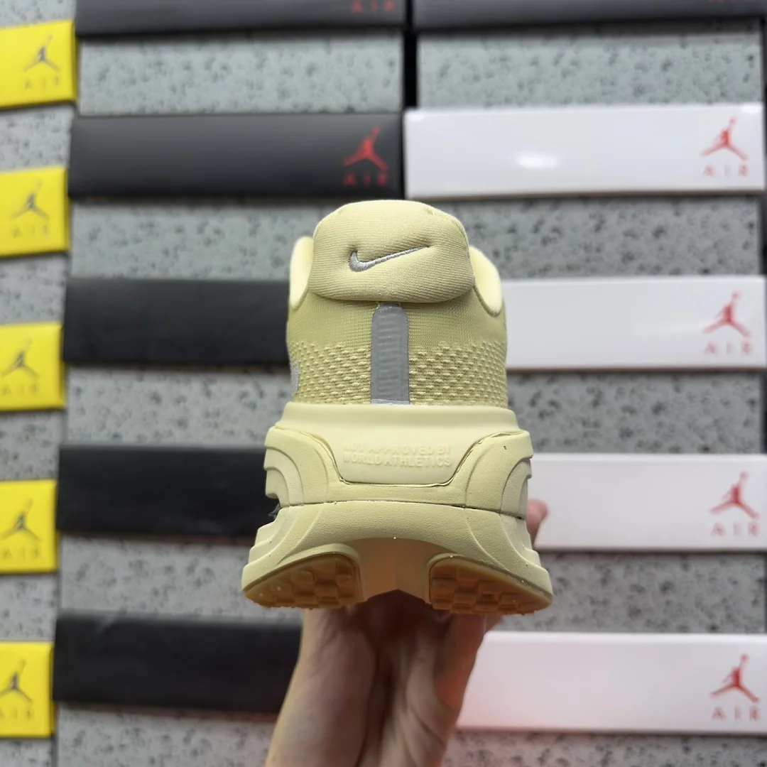 나이키 [5A] 보메로 프리미엄 IM8334-200 201786 Nike Vomero Premium 상세 이미지 3