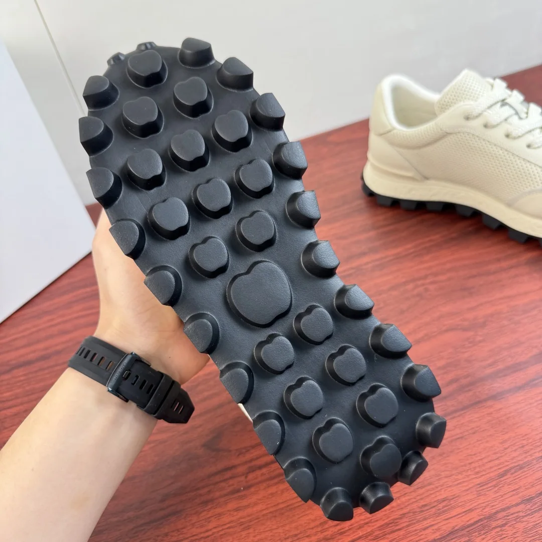 몽클레어 트레일그립 가죽 스니커즈 상세 이미지 9