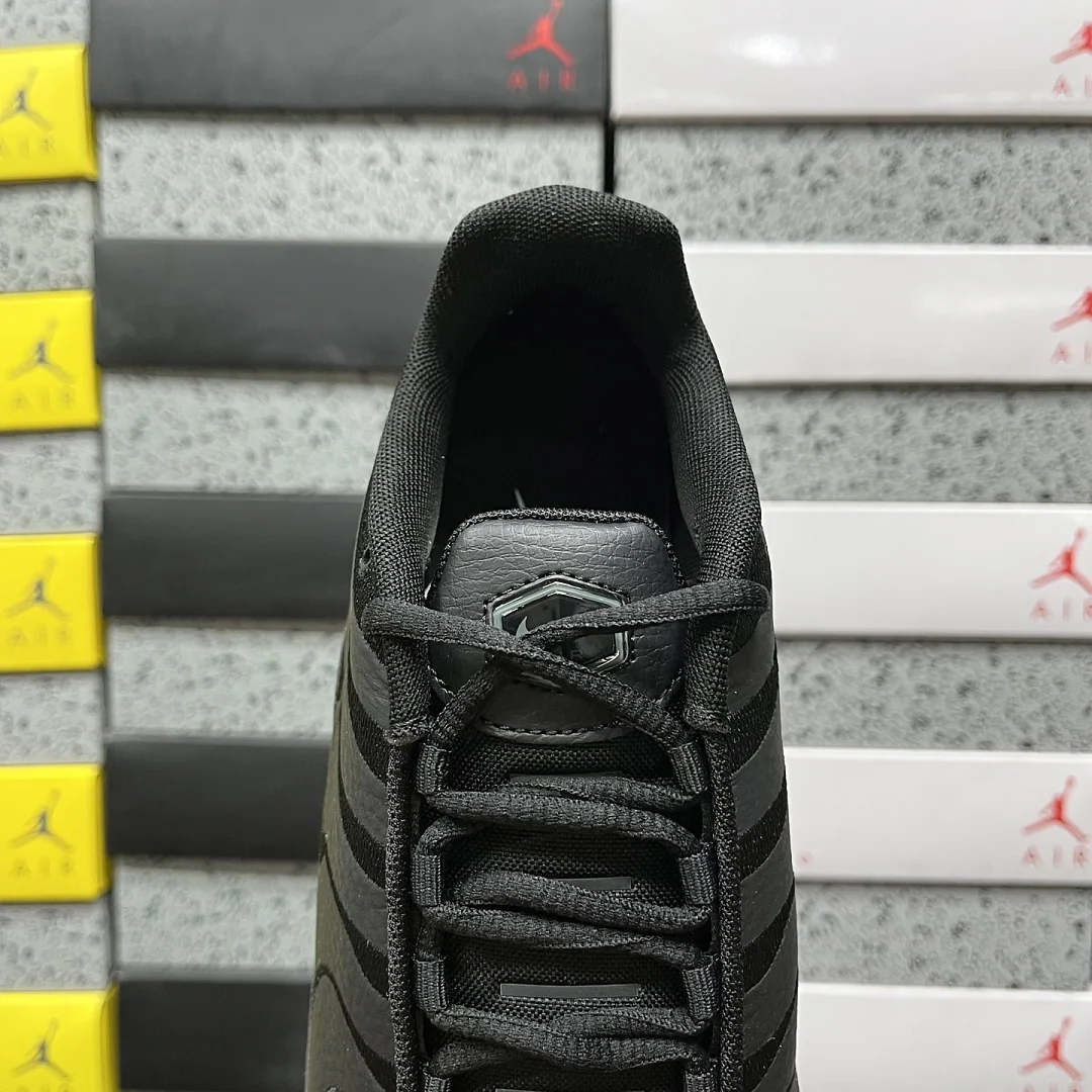 나이키 [DF] 에어 맥스 플러스 AJ2029-001 201706 Nike Air Max Plus Triple Black Leather 상세 이미지 10