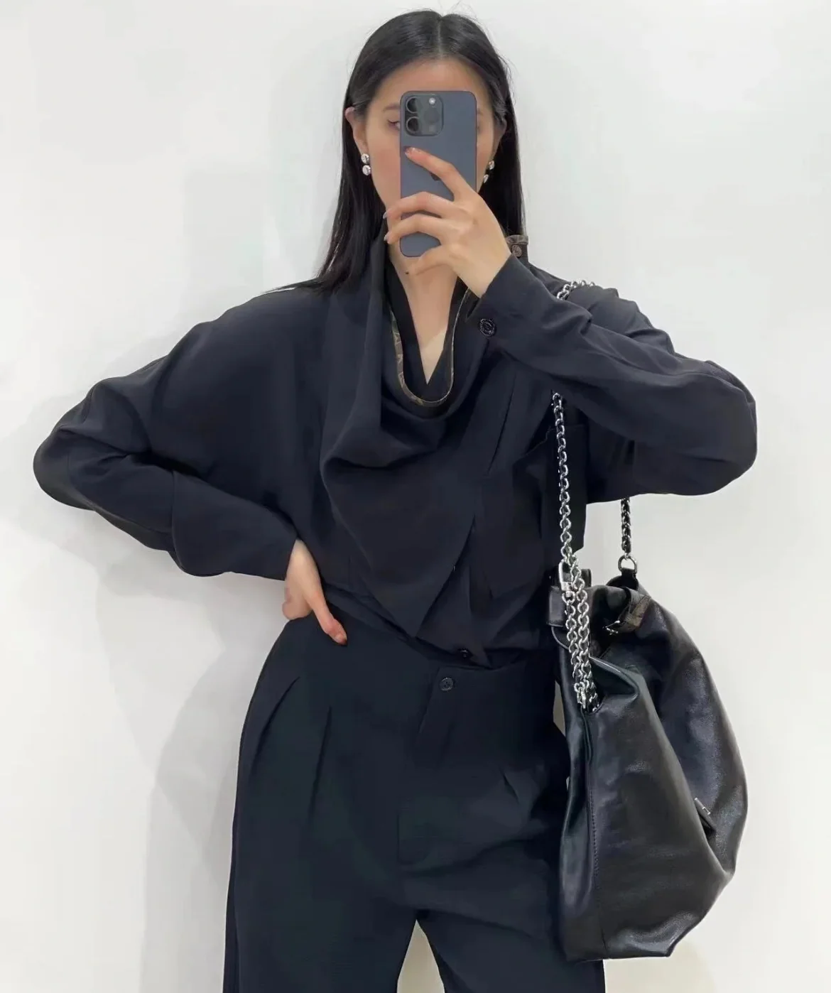 루이비통 블랙 가죽 가방 M11266 상세 이미지 5