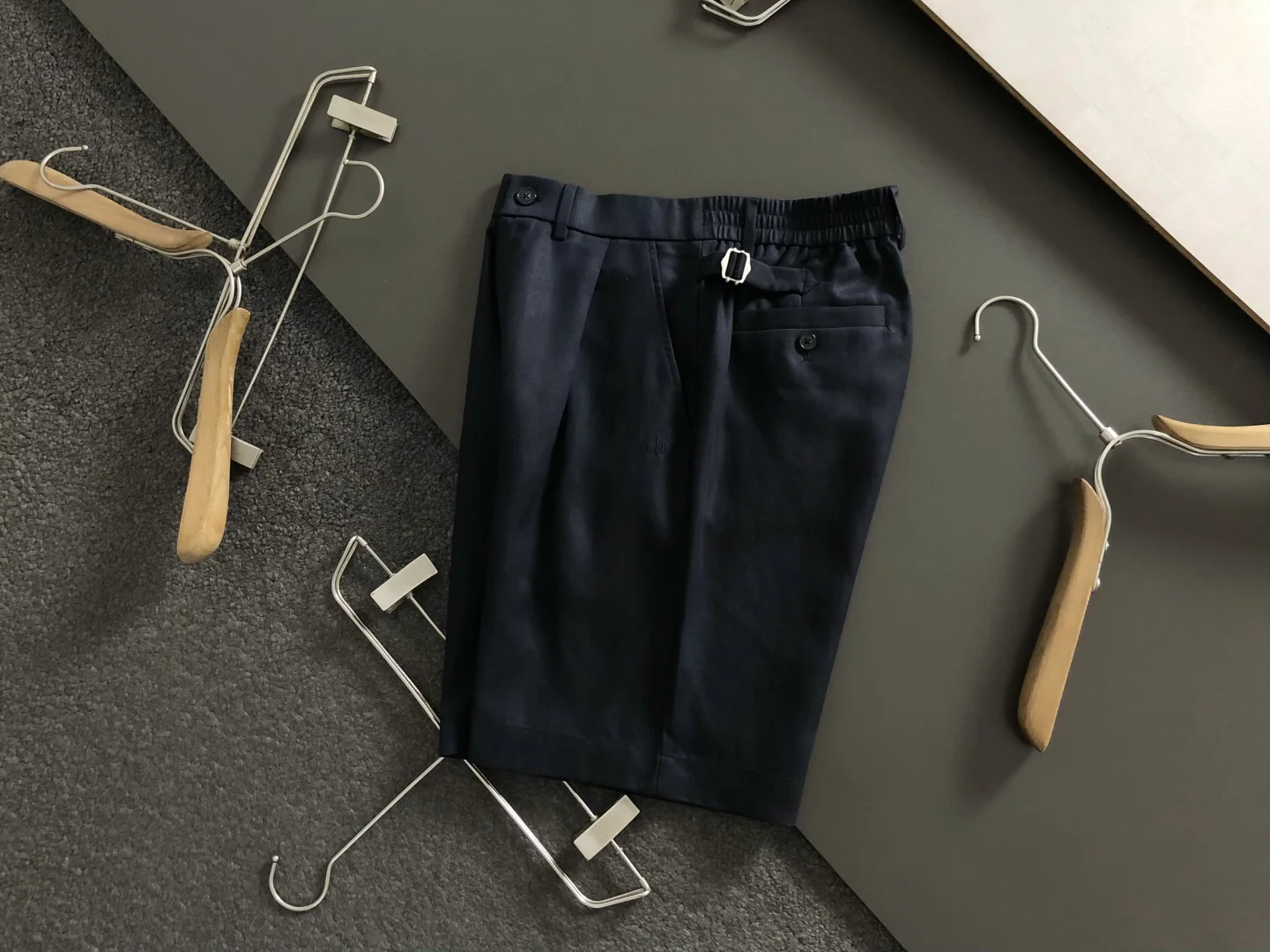 로로피아나 실크 린넨 네이비 남성 반바지 상세 이미지 1