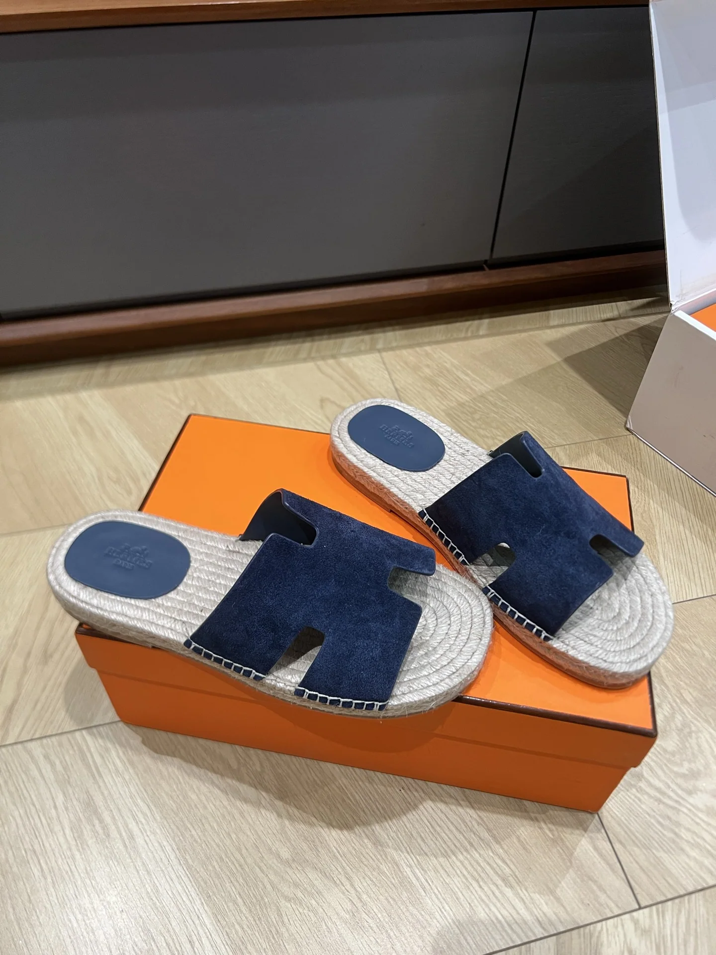 에르메스 스트로 짠 커플 비치 샌들 상세 이미지 3