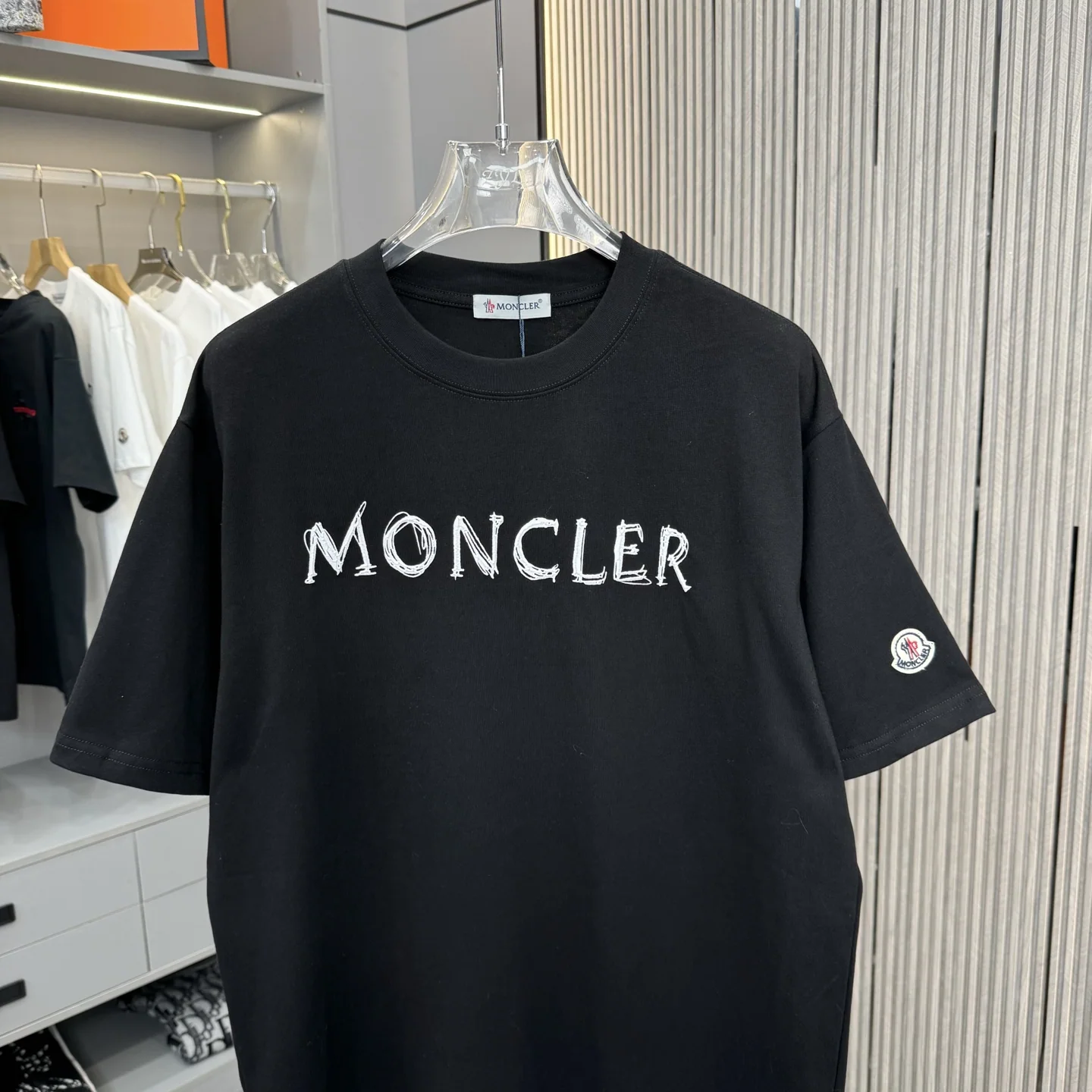 몽클레어 남성 코튼 헤비웨이트 자수 반팔 티셔츠 상세 이미지 3