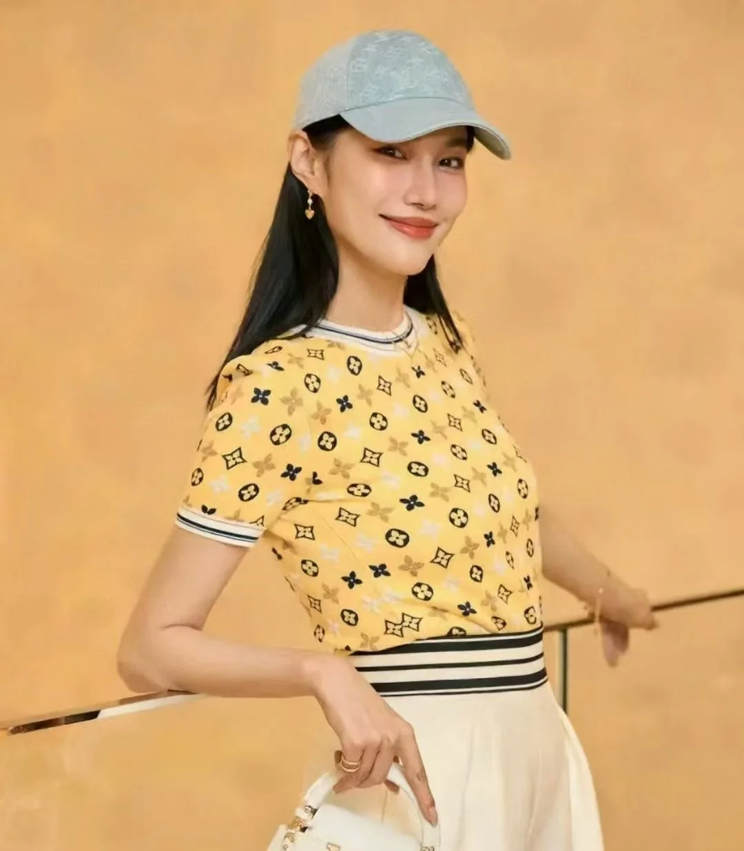루이비통 워시드 데님 베이스볼 캡 상세 이미지 4