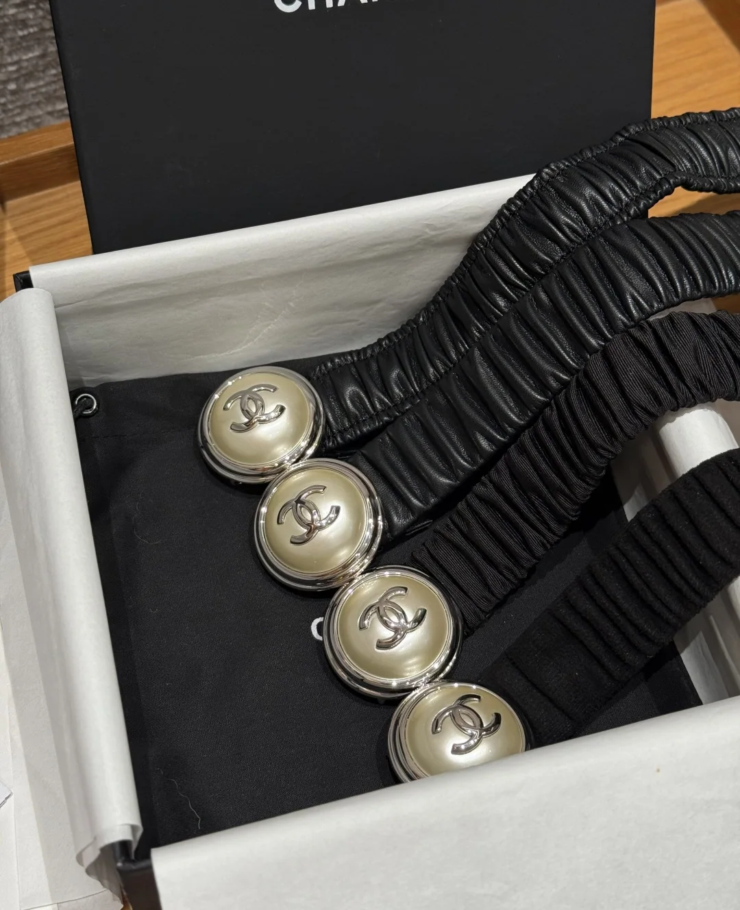 샤넬 메탈릭 블랙 가죽 벨트 상세 이미지 3