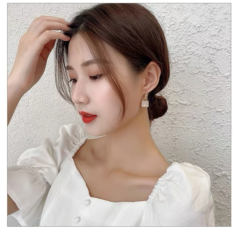 에르메스 H 장식 골드 귀걸이 상세 이미지 7