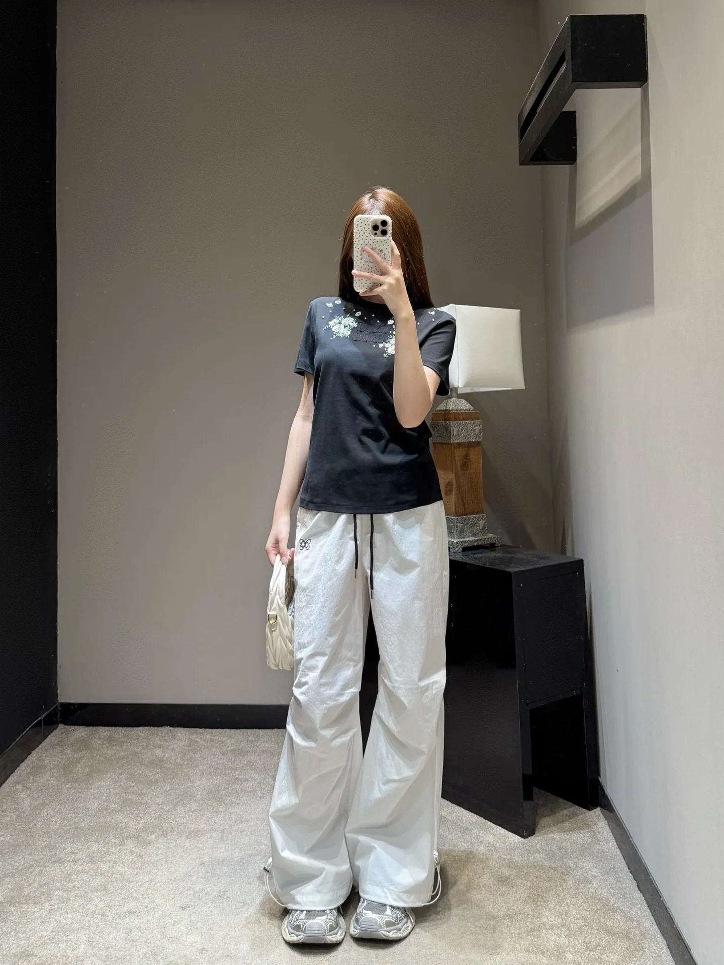 미우미우 비즈 자수 플라워 여성 반팔 티셔츠 상세 이미지 6