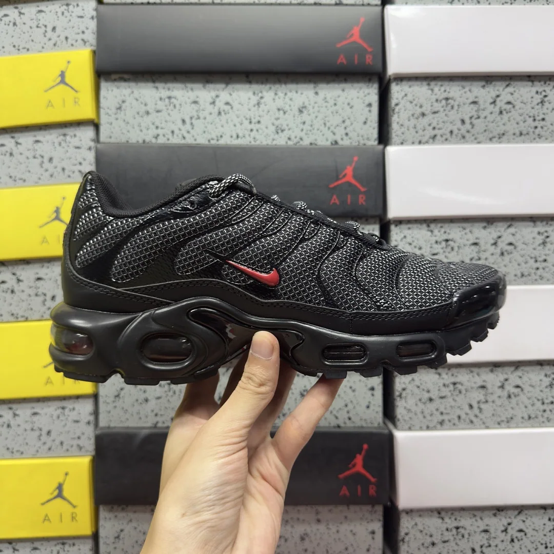 나이키 [BD] 에어 맥스 플러스 DO6383-001 201906 Nike Air Max Plus Metal Mesh Black Red 상세 이미지 4