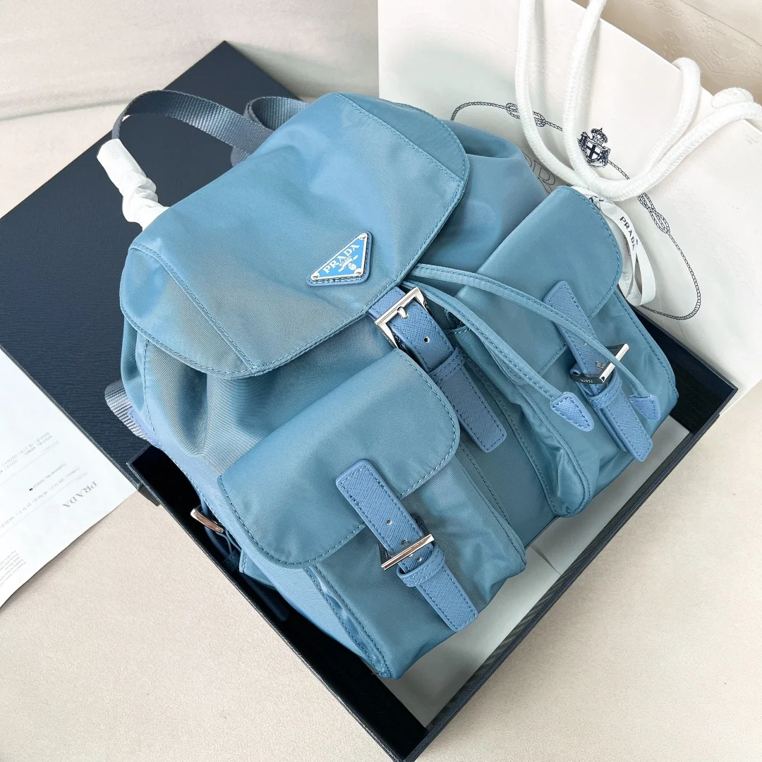 프라다 패러슈트 나일론 백팩 스몰 1BZ677