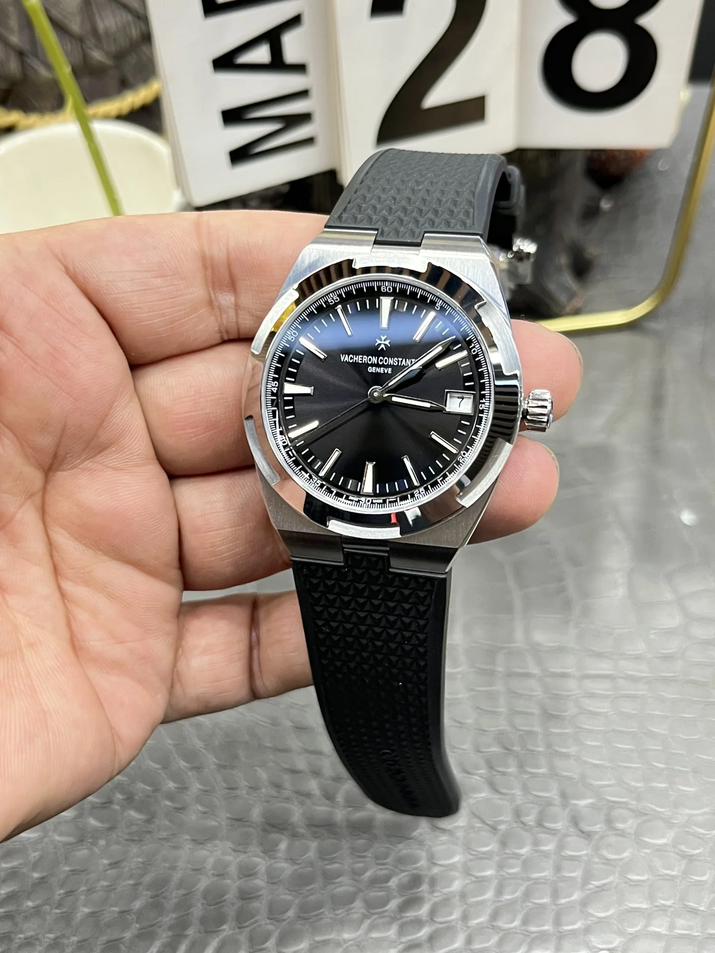 바쉐론콘스탄틴 바쉐론 콘스탄틴 오버시즈 4500 V 자동 PPF 공장 레플리카 43586 Vacheron Constantin 상세 이미지 2