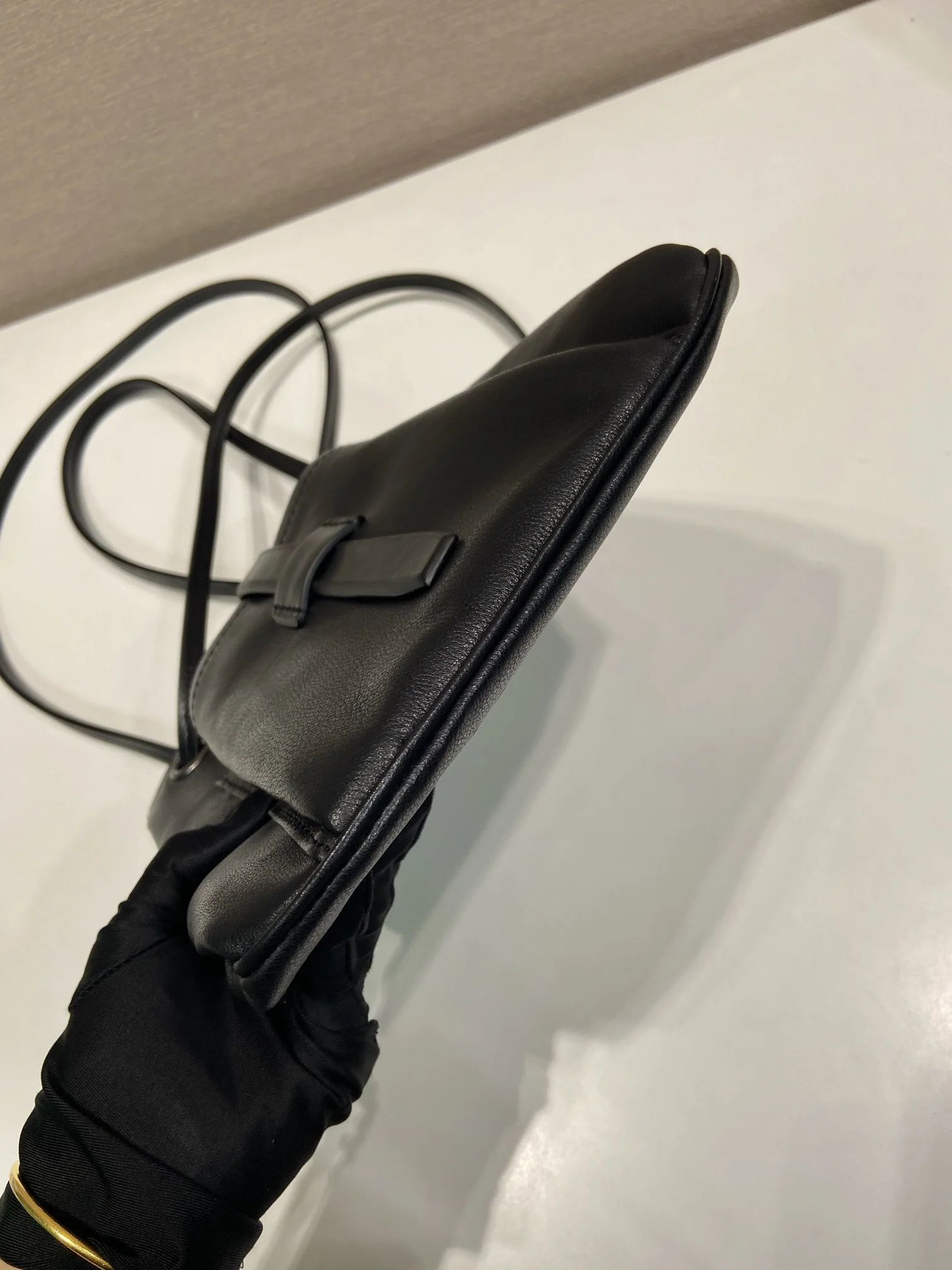 프라다 카프스킨 토트백 1BH288 상세 이미지 6