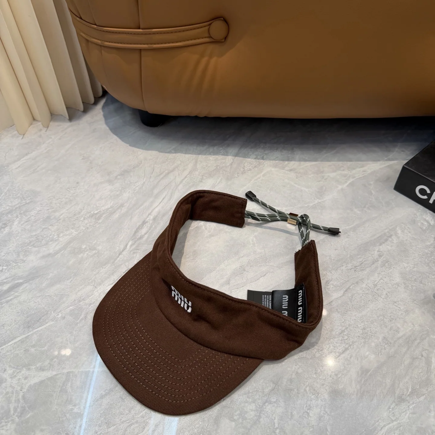 미우미우 바이저 캡 상세 이미지 6