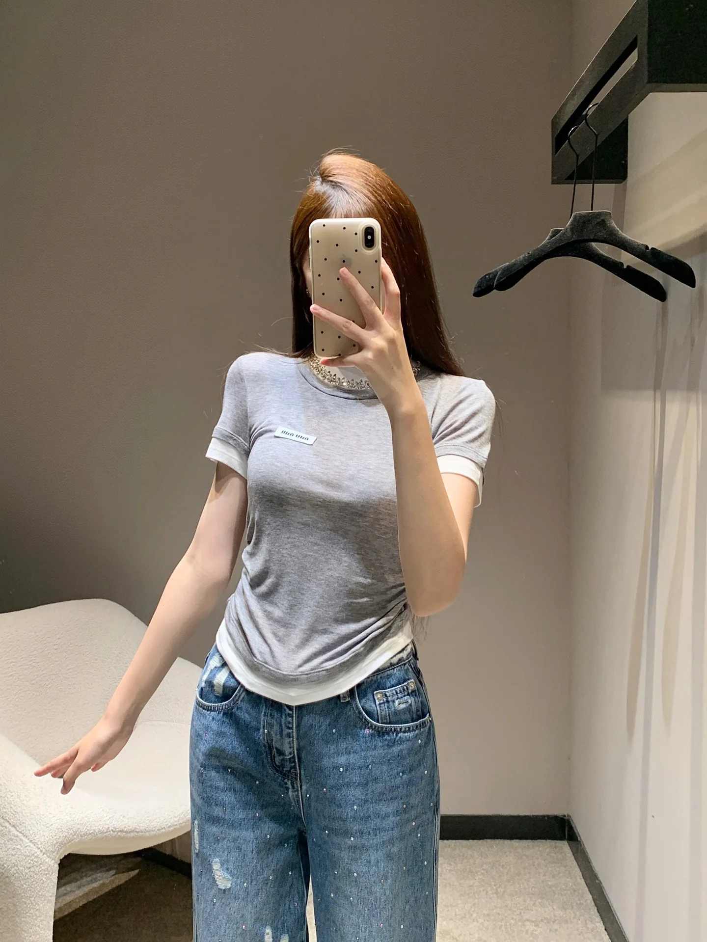 미우미우 라인석 넥 페이크 투피스 슬림핏 반팔 티셔츠 상세 이미지 1