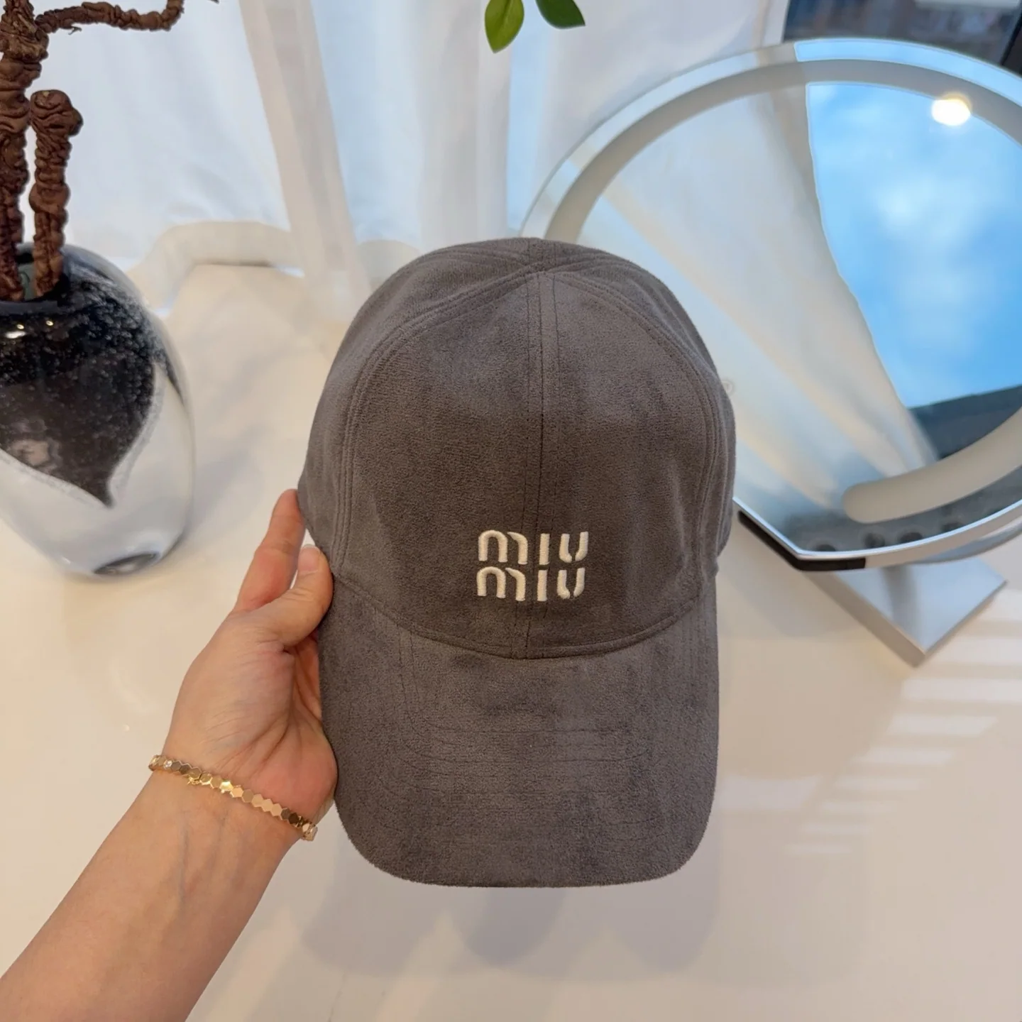 미우미우 모자 81381 Miu Miu Cap 상세 이미지 4
