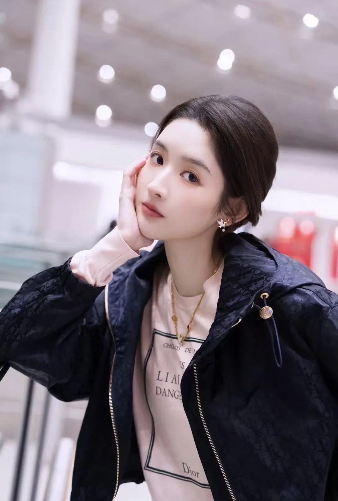 디올 크롭 후드 지퍼 여성 자켓 상세 이미지 3