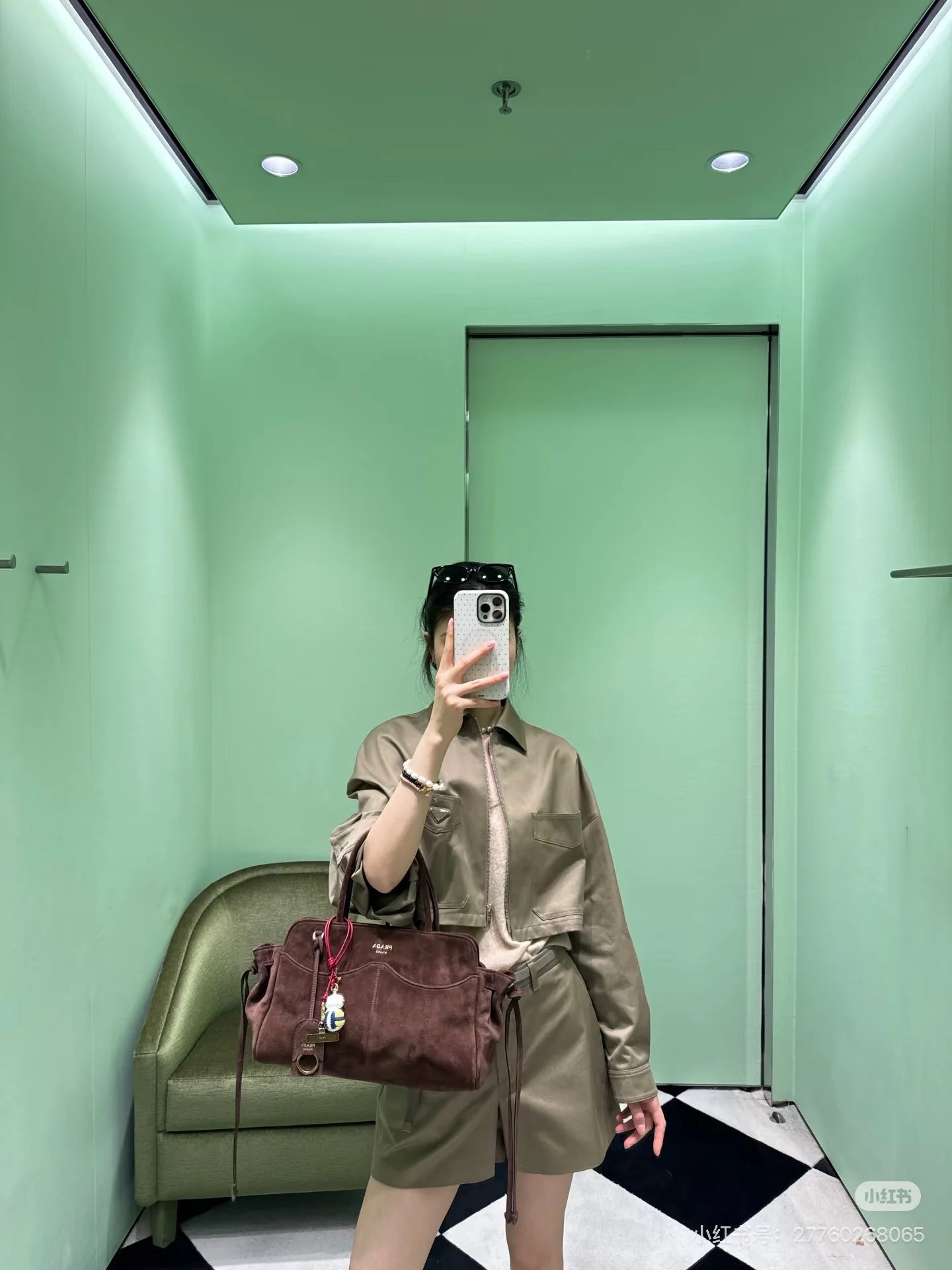 프라다 로고 장식 크롭 여성 자켓 상세 이미지 2