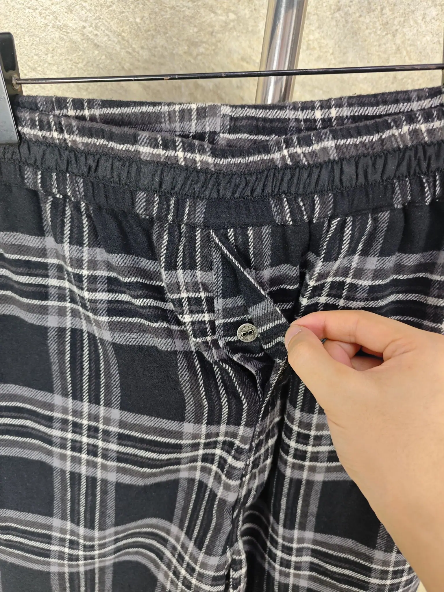 버버리 플란넬 체크 패턴 남성 반바지 26SS 상세 이미지 6