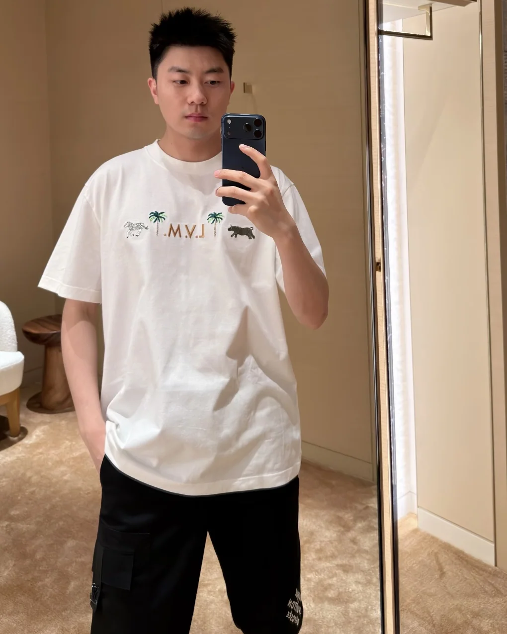 루이비통 코뿔소 얼룩말 자수 여성 반팔 티셔츠 상세 이미지 8