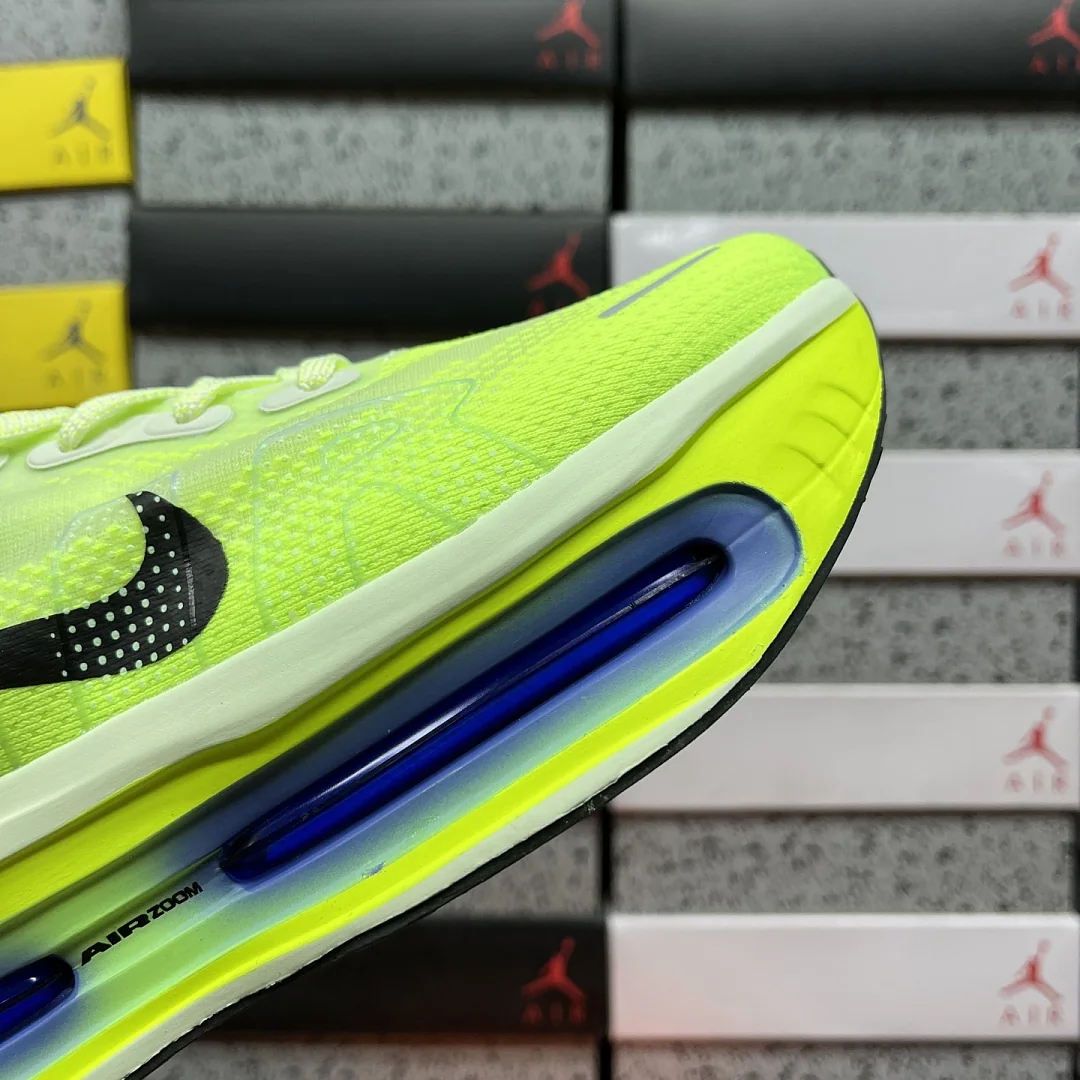 나이키 [CG] 보메로 프리미엄 HQ2050-702 202002 Nike Vomero Premium Volt Tint Sapphire 상세 이미지 3