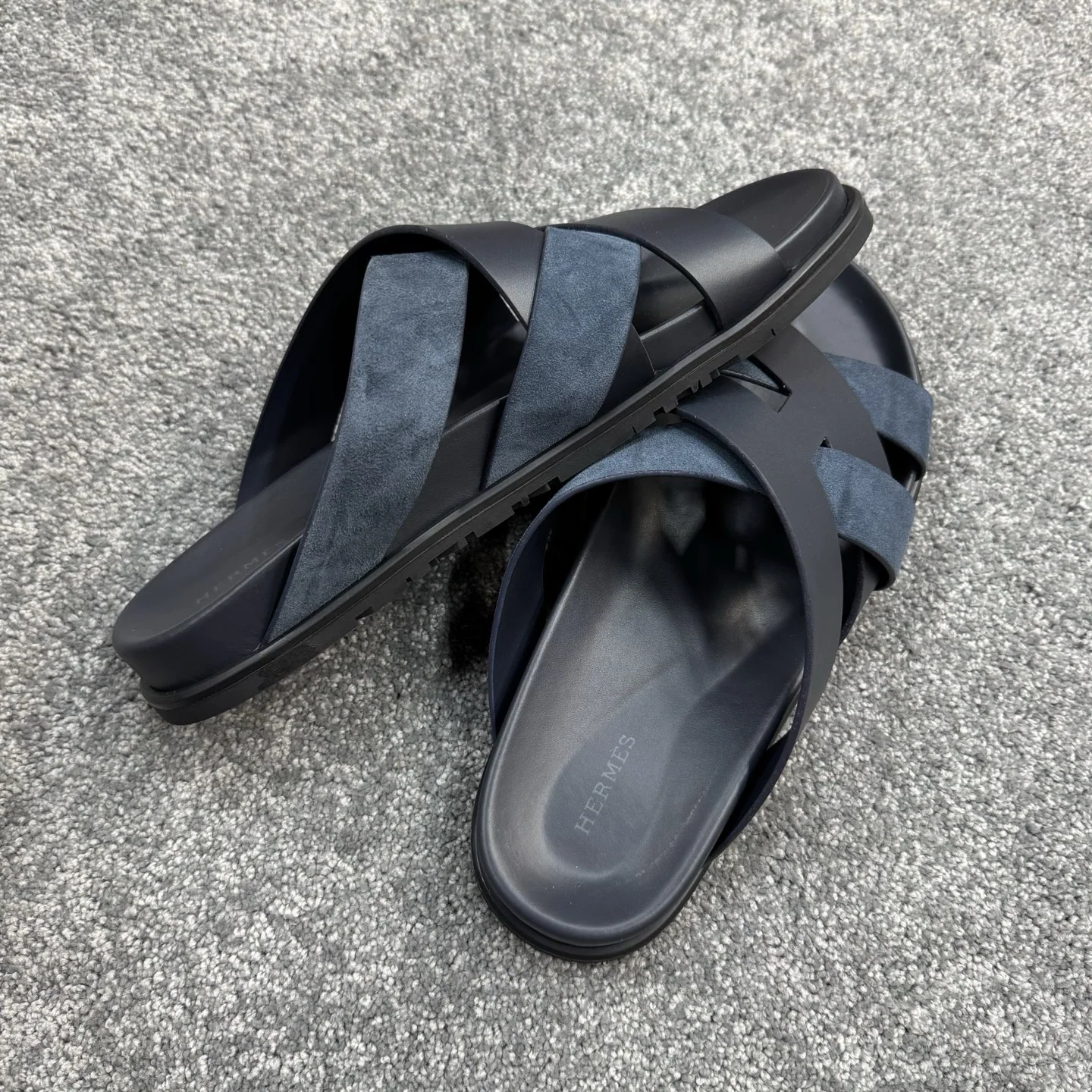 에르메스 다크 블루 카프스킨 크로스 스트랩 샌들 상세 이미지 10