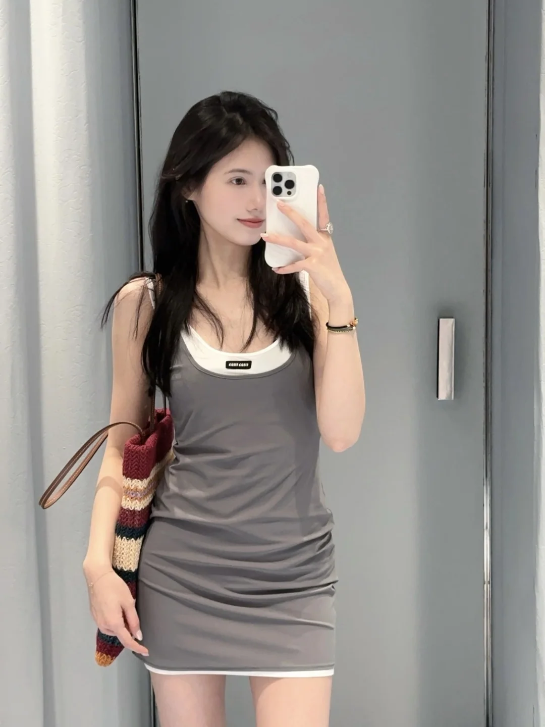 미우미우 컬러 블록 U넥 노슬리브 베스트 원피스 26 SS 상세 이미지 9