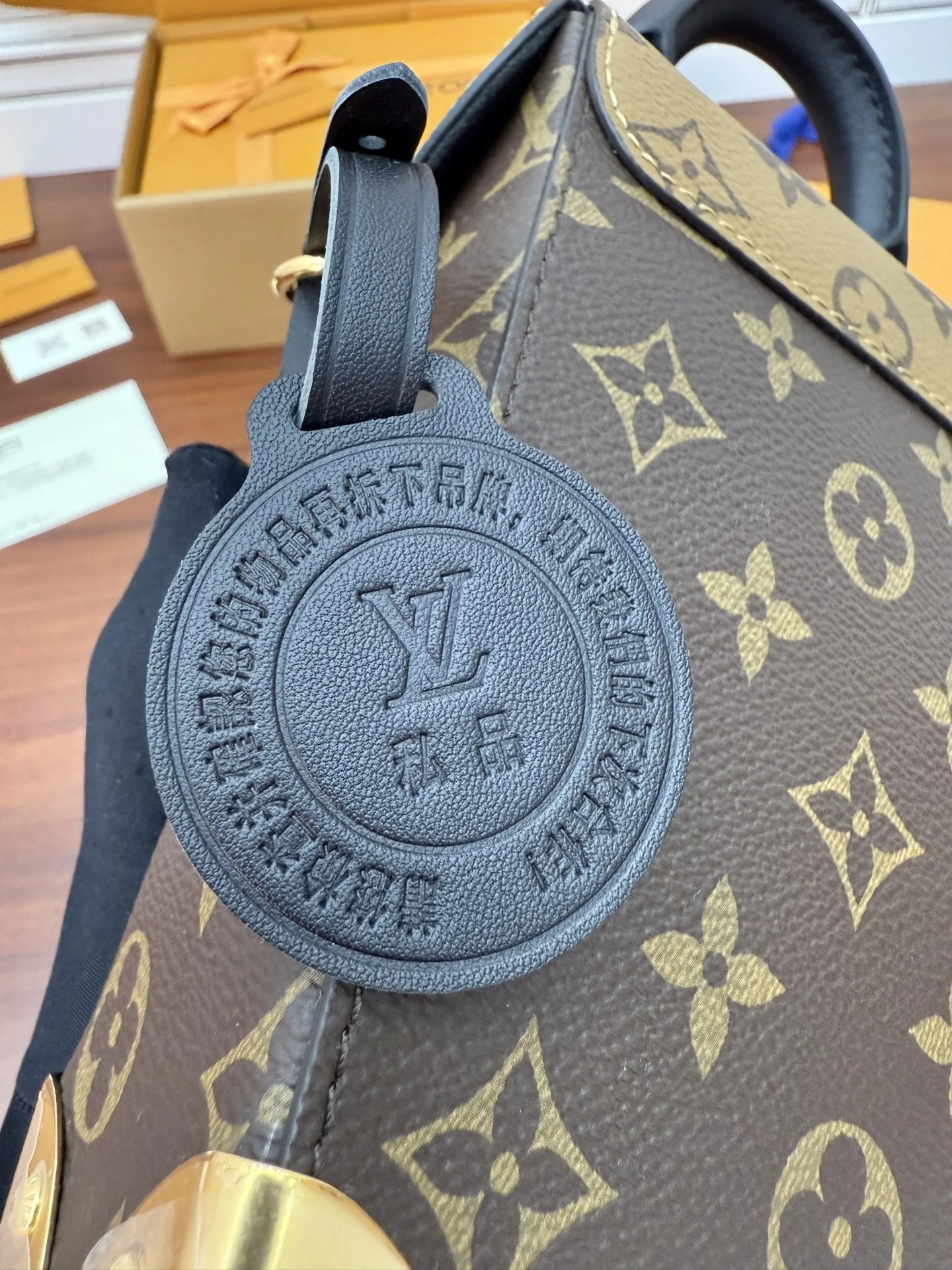 루이비통 M82465 가방 상세 이미지 8