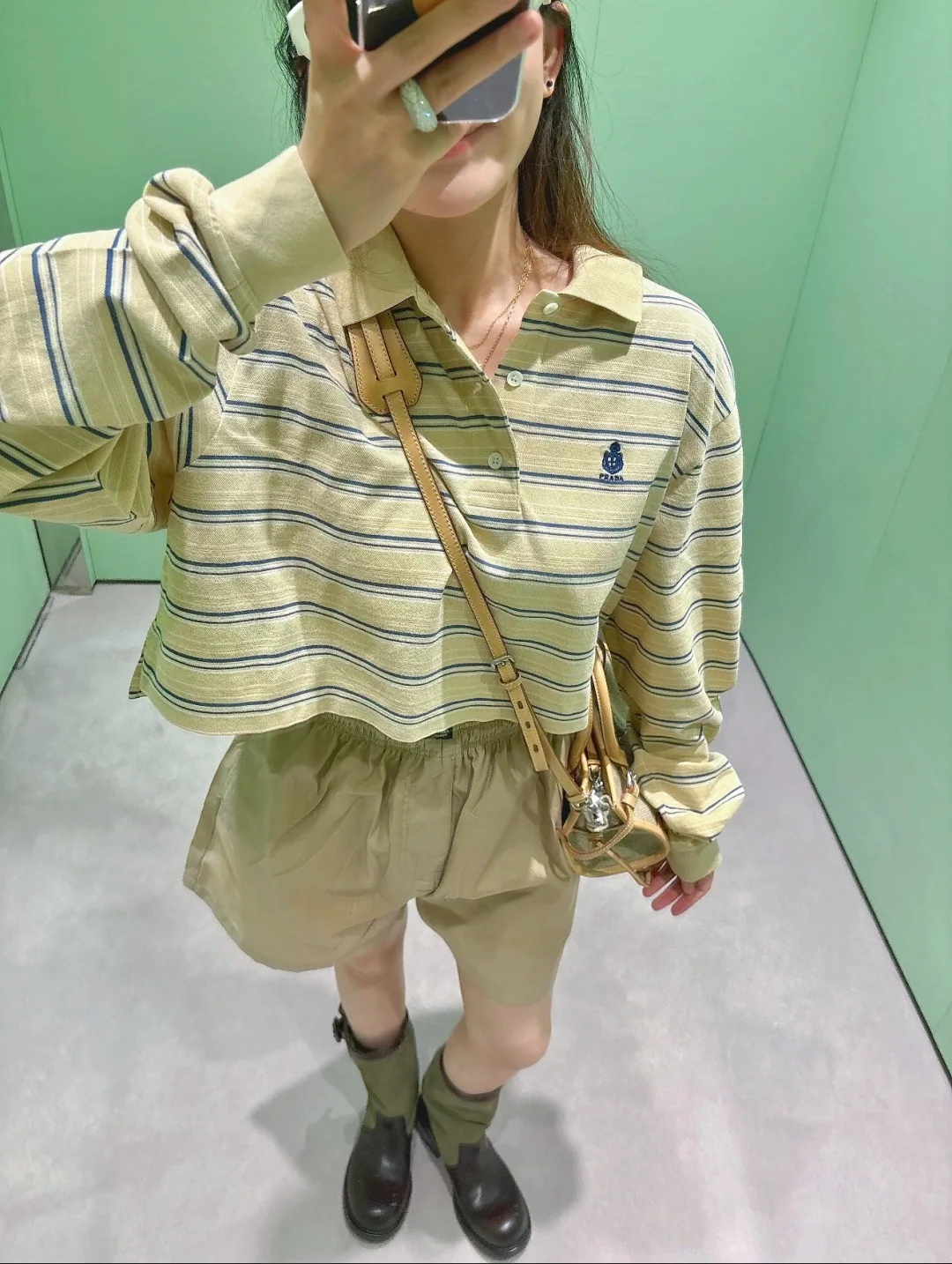 프라다 나일론 드로스트링 여성 반바지 상세 이미지 2