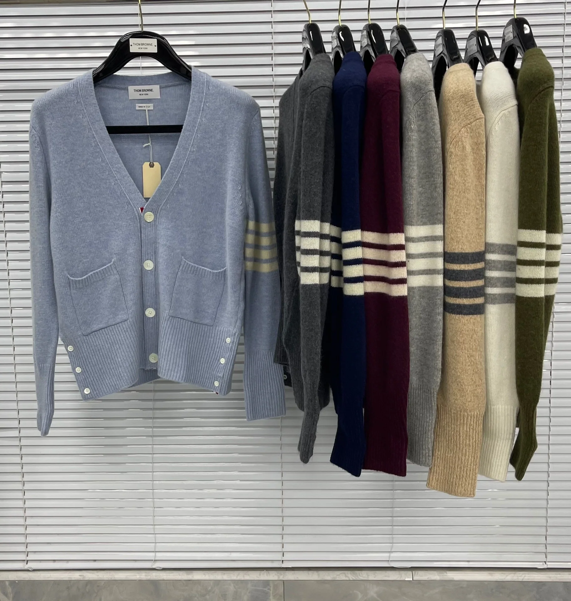 톰브라운 울 가디건 143037