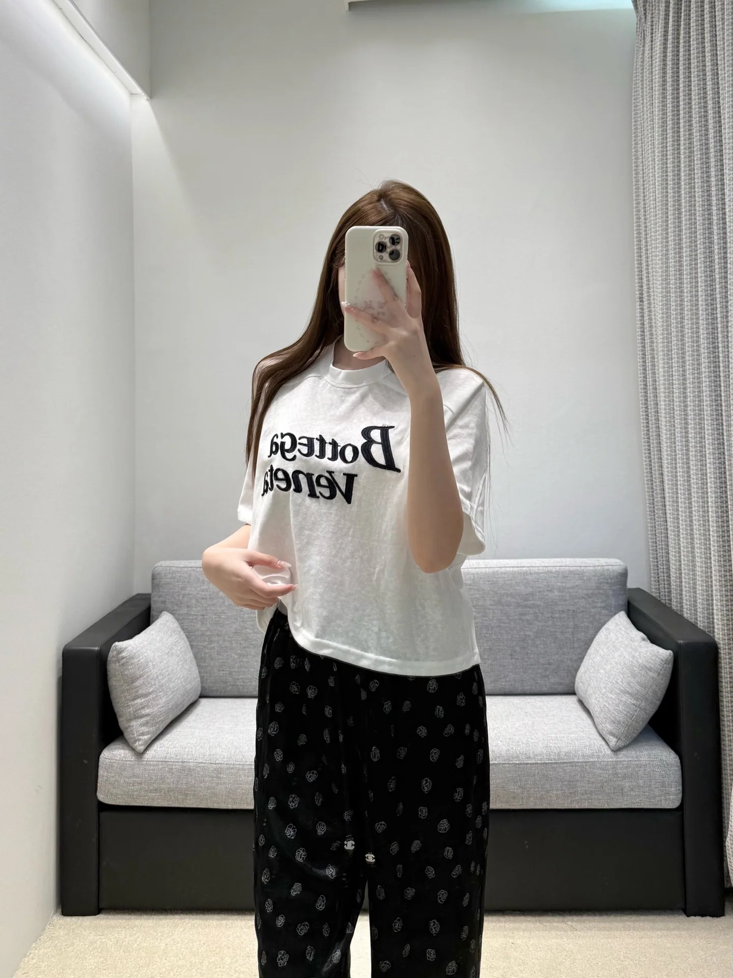 보테가베네타 플로키 로고 크롭드 반팔 티셔츠 상세 이미지 1