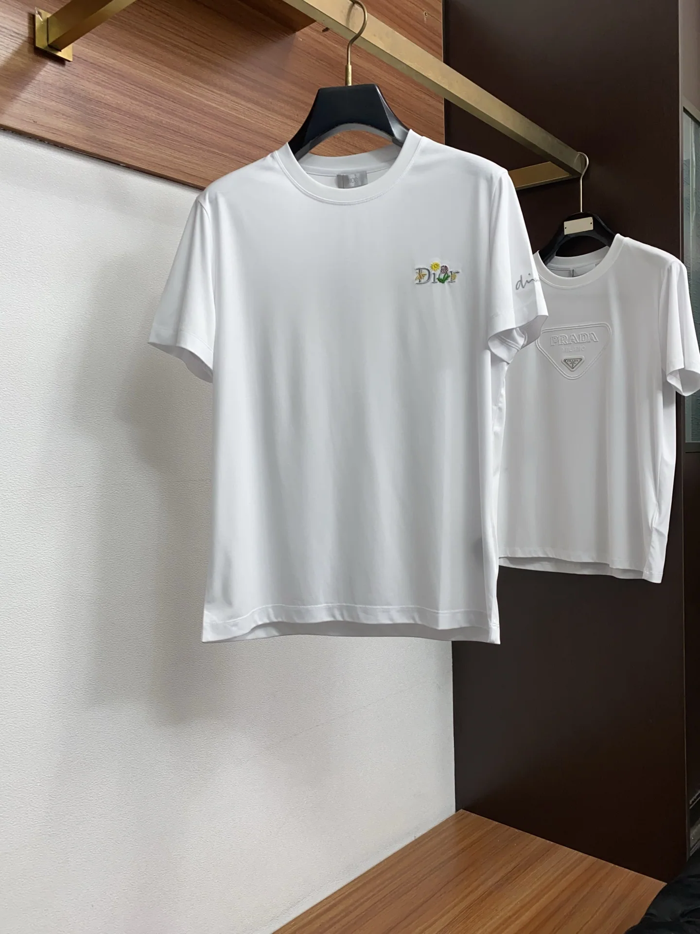 디올 크루넥 반팔 티셔츠 148705