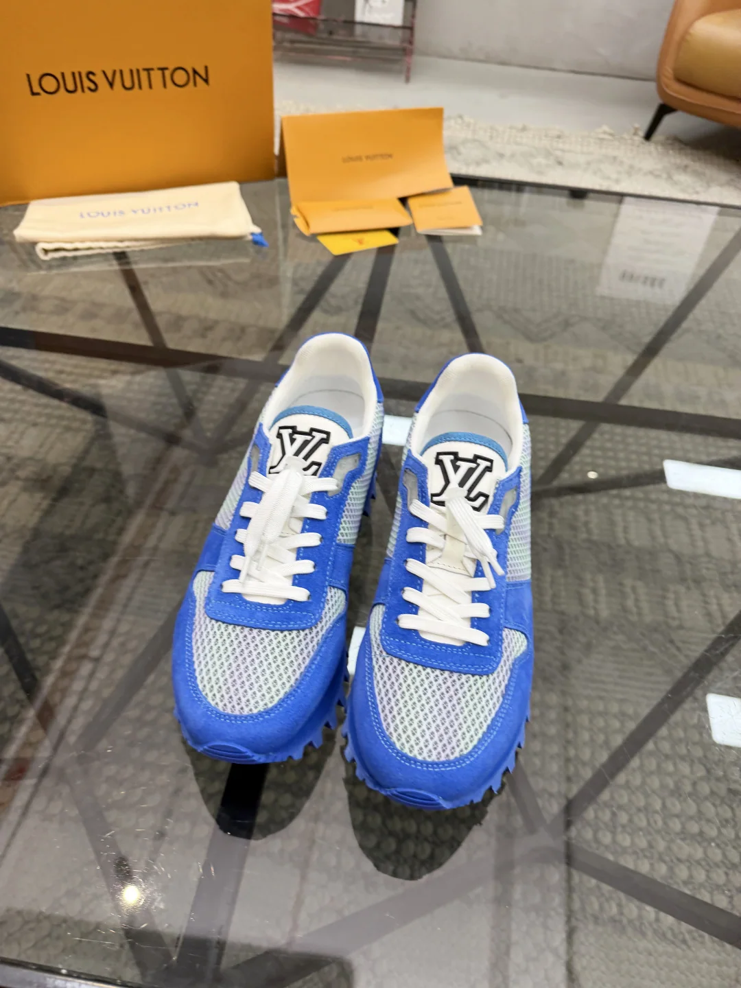 루이비통 스웨이드 메시 남성 캐주얼 신발 상세 이미지 3