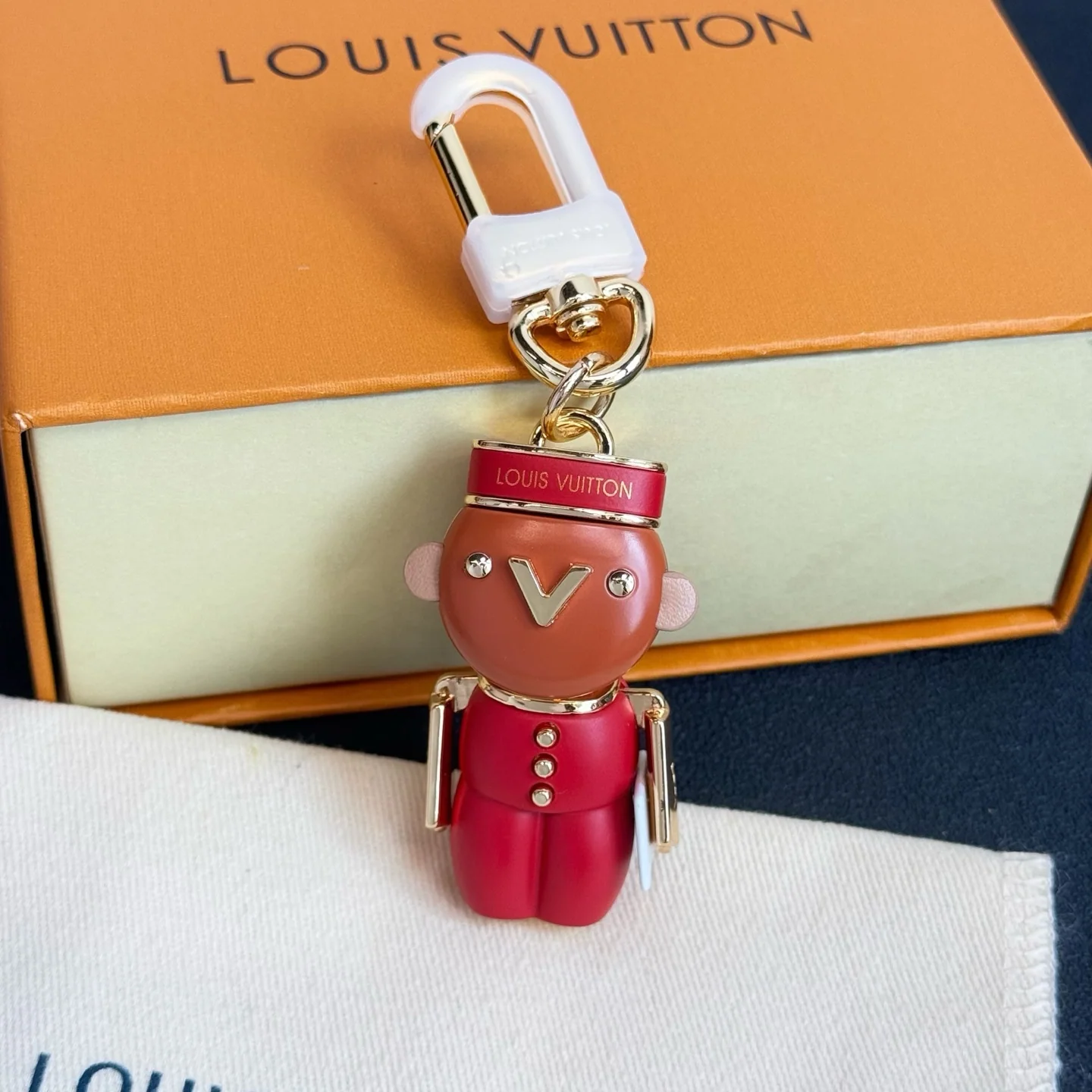 루이비통 해바라기 인형 키링 Accessories 155284