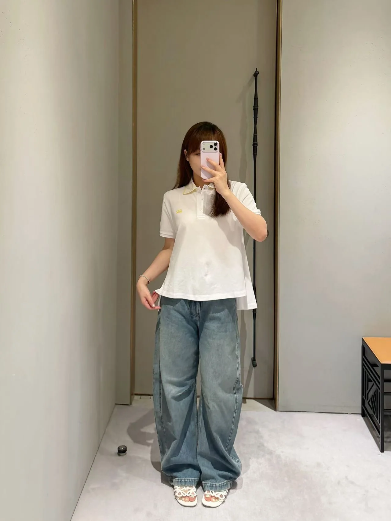 로에베 비대칭 컬러 반팔 티셔츠 상세 이미지 5