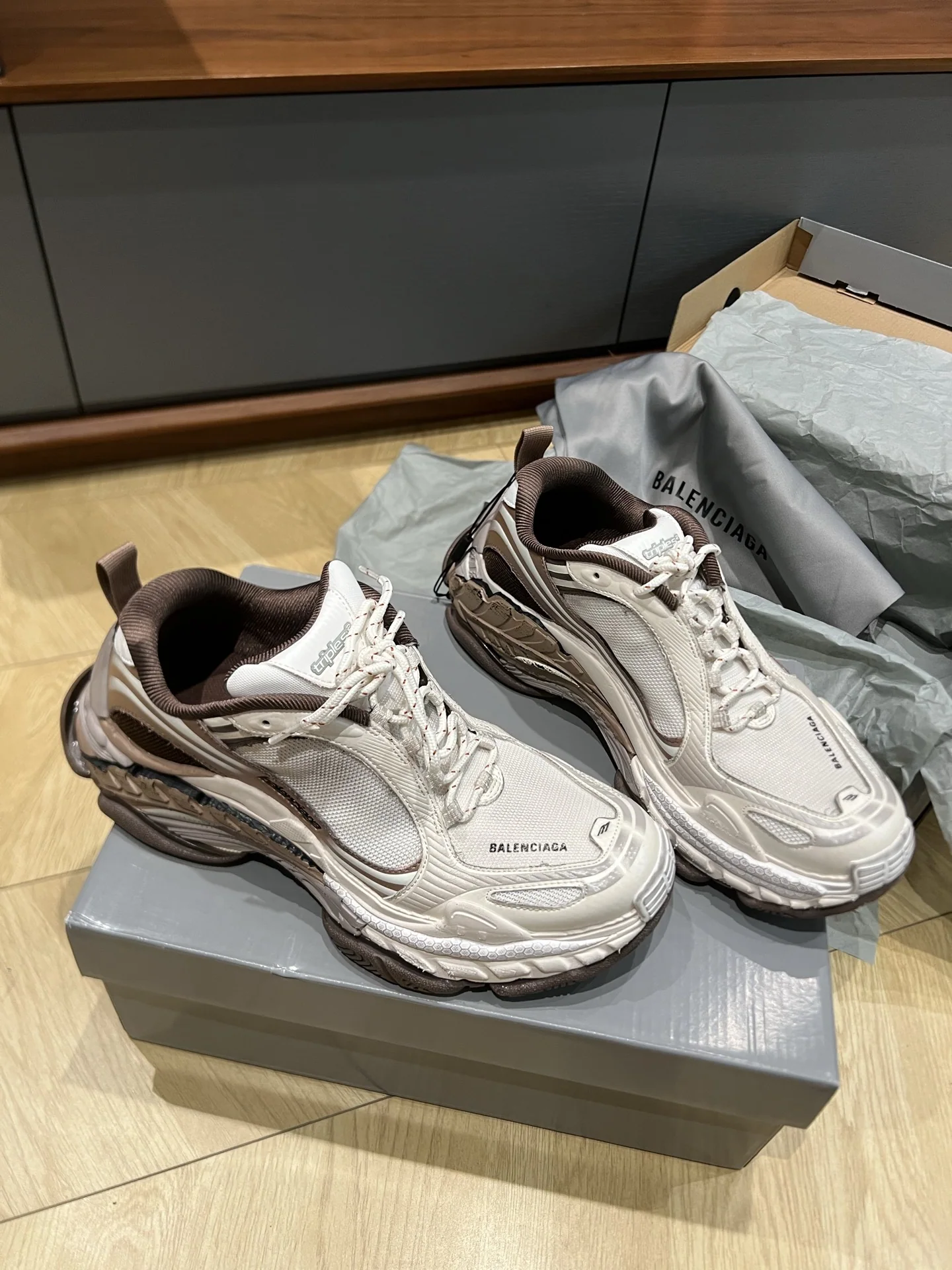 발렌시아가 신발 상세 이미지 3