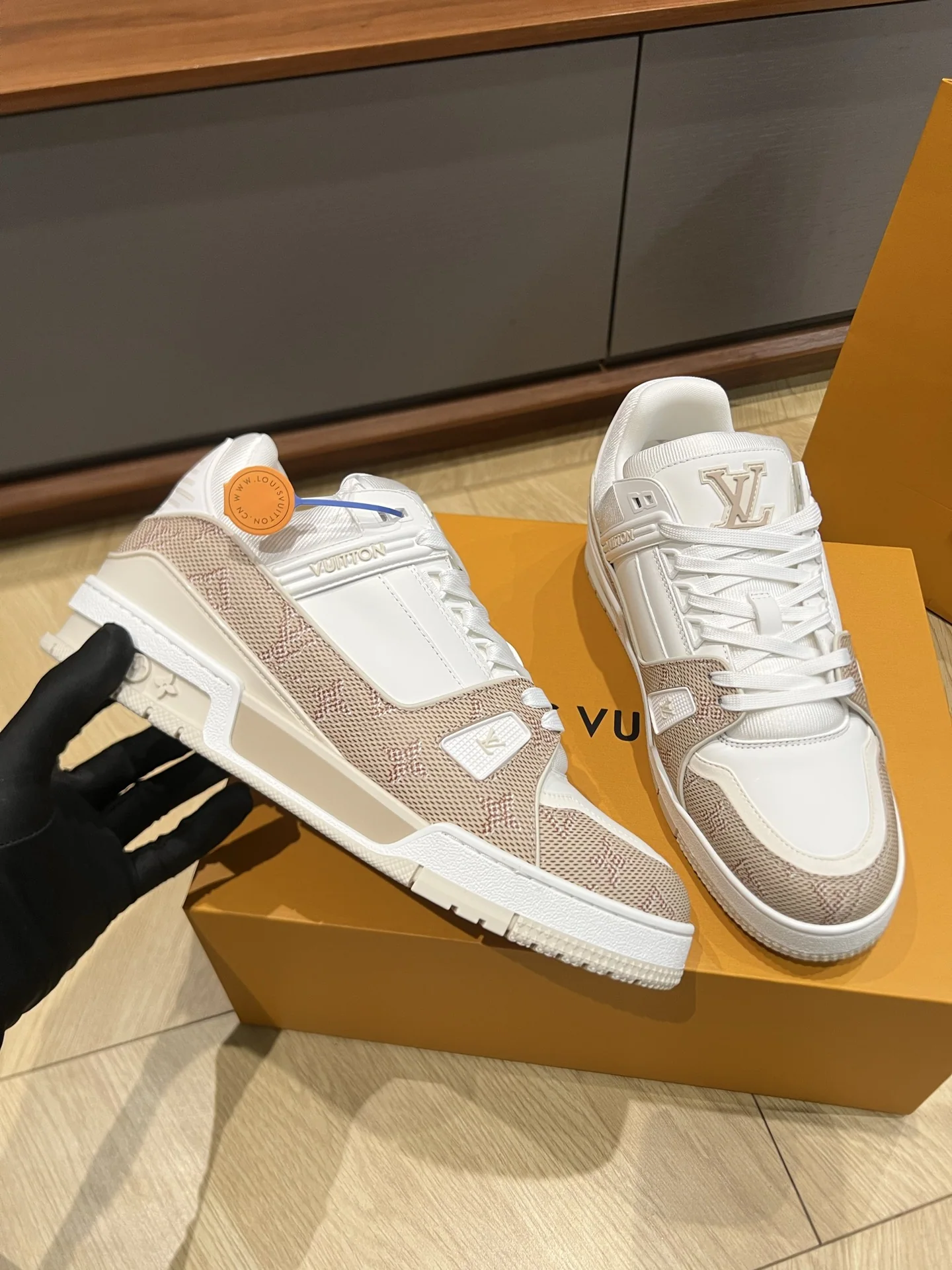 루이비통 LV 26 데님 가죽 트레이너 신발 상세 이미지 3