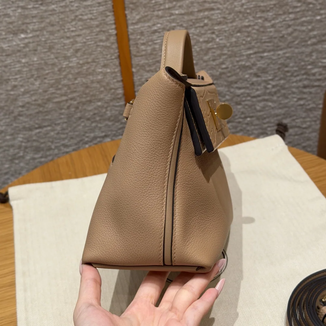 에르메스 켈리 21 cm 밀크티 가죽 가방 상세 이미지 3