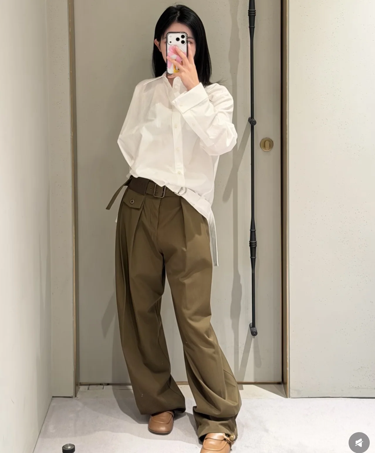 로에베 비대칭 실루엣 벨티드 여성 셔츠 상세 이미지 3