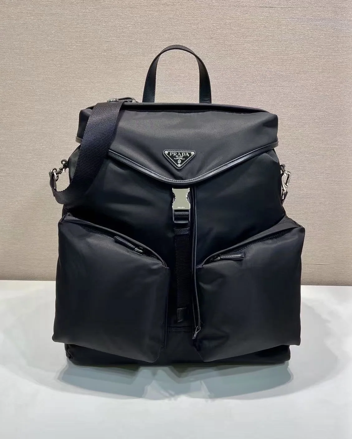 프라다 나일론 카프스킨 숄더백 2VZ108 A