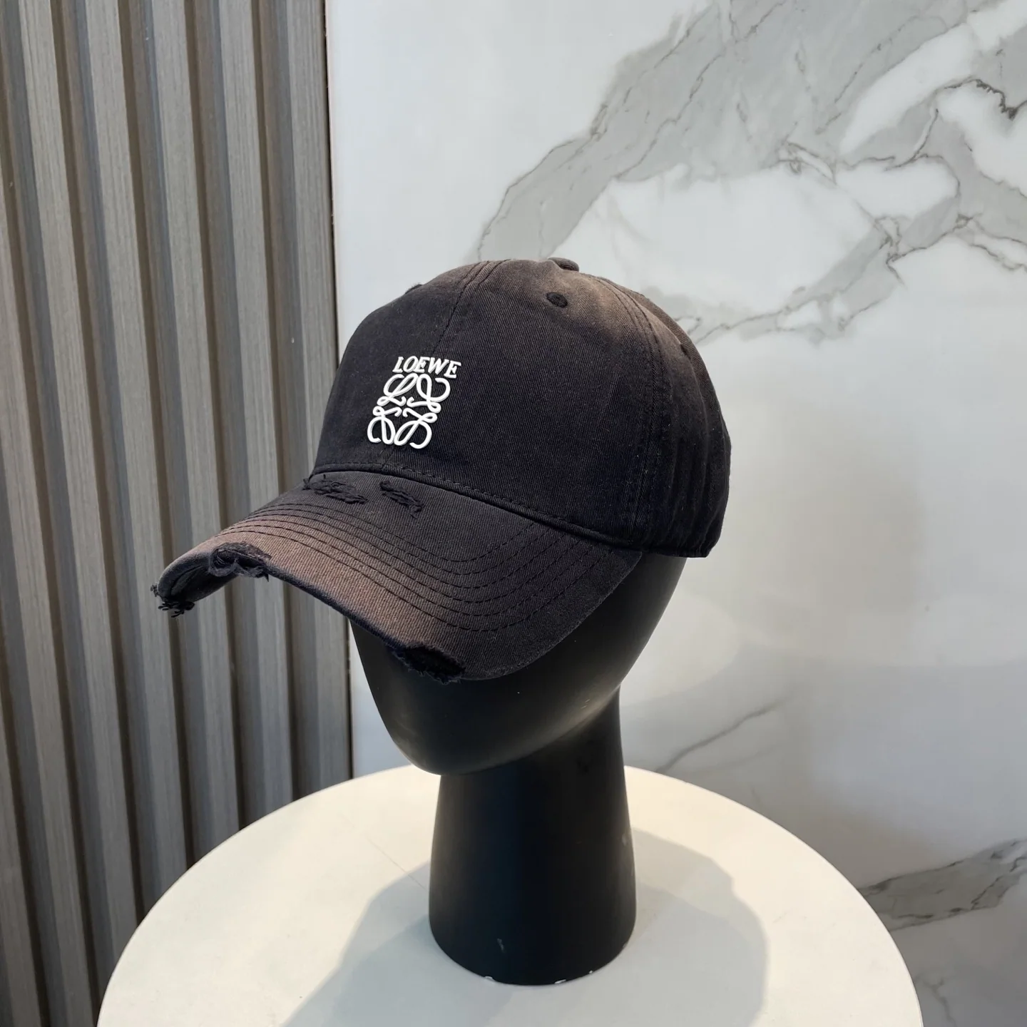 로에베 그라데이션 베이스볼 모자 상세 이미지 1