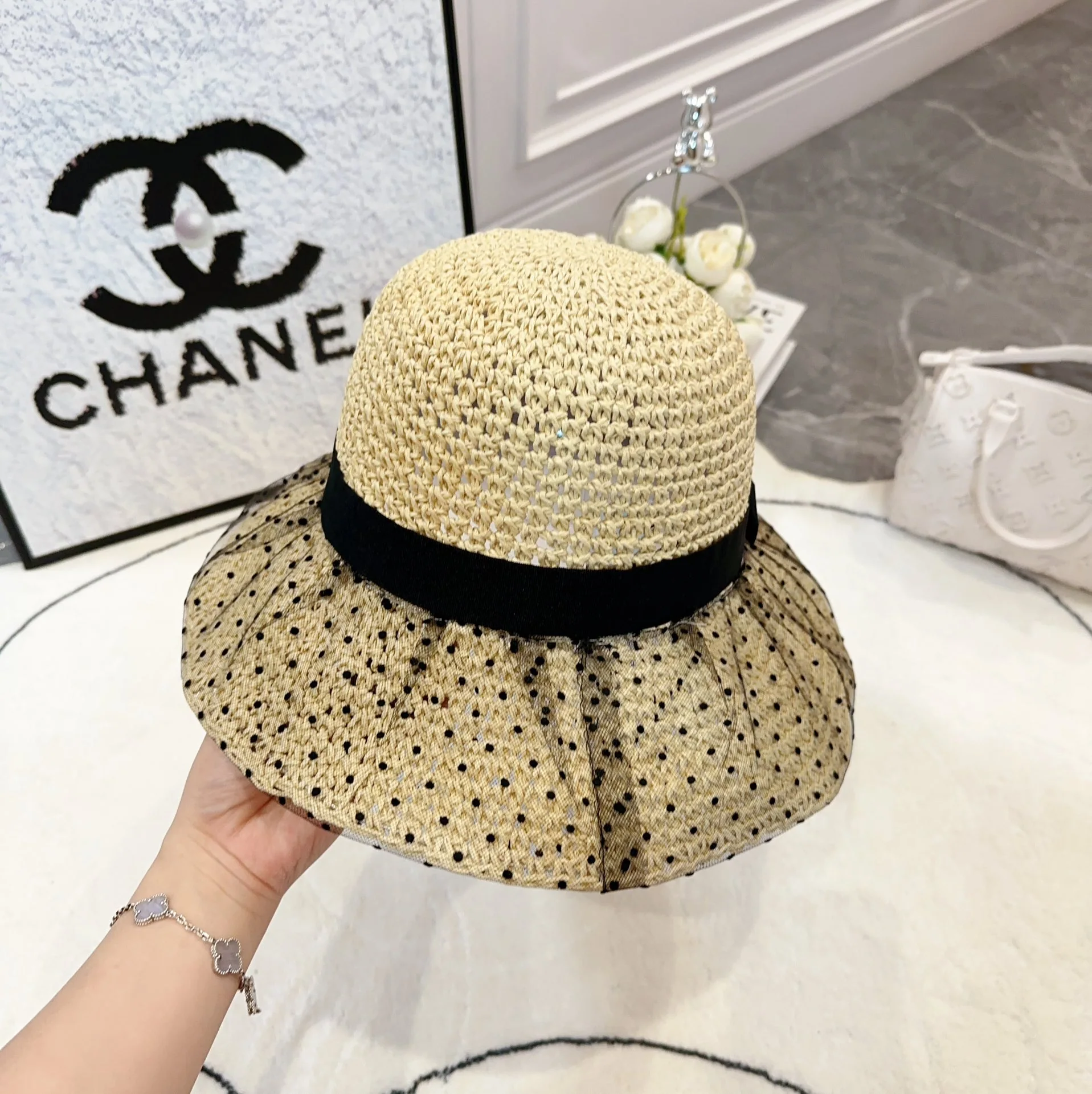 미우미우 모자 81104 Miu Miu Cap 상세 이미지 2