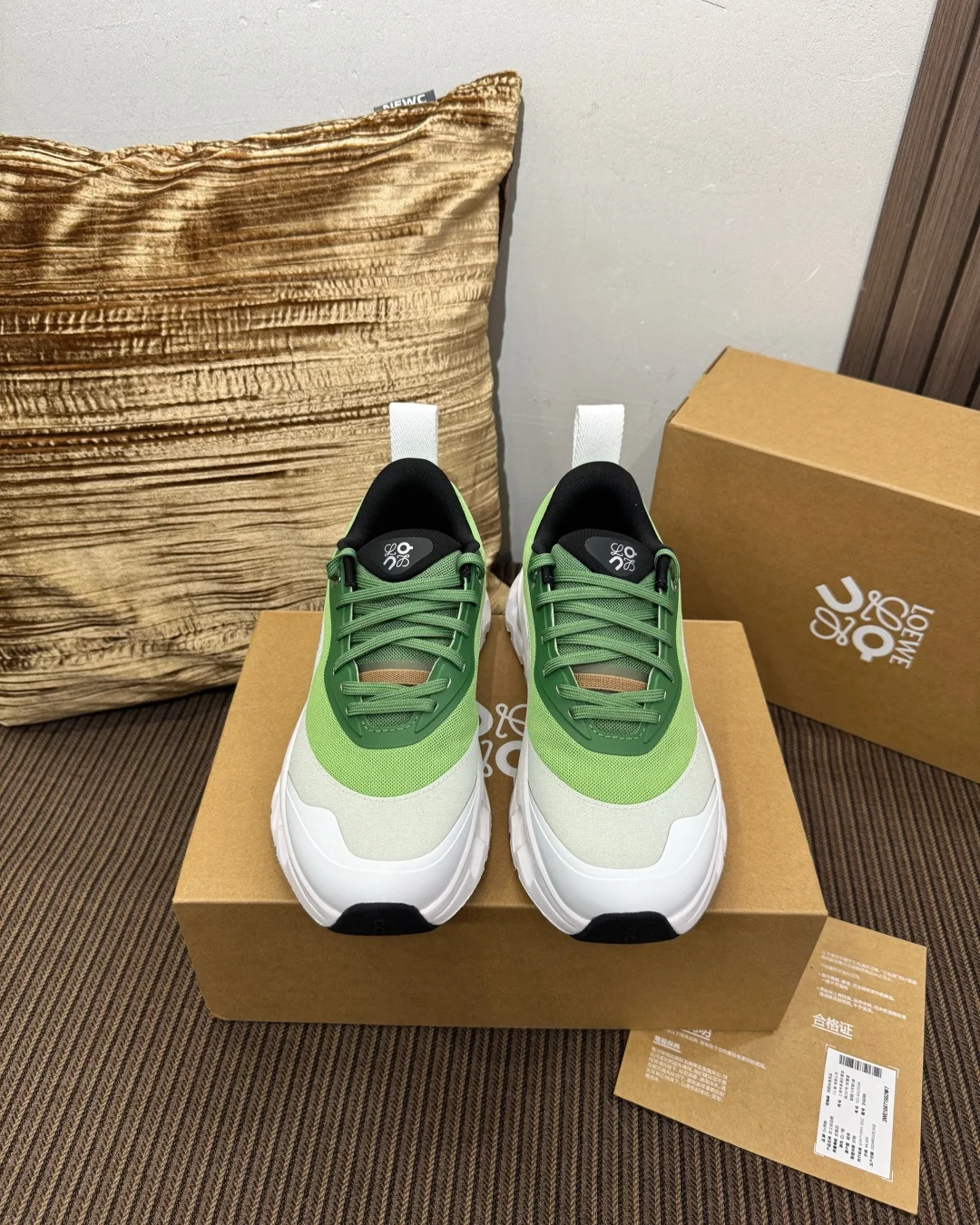 로에베 스니커즈 187651