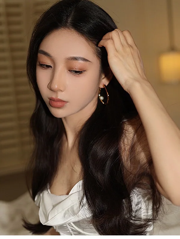 셀린느 이레귤러 후프 싱글 비즈 스터드 귀걸이 상세 이미지 2