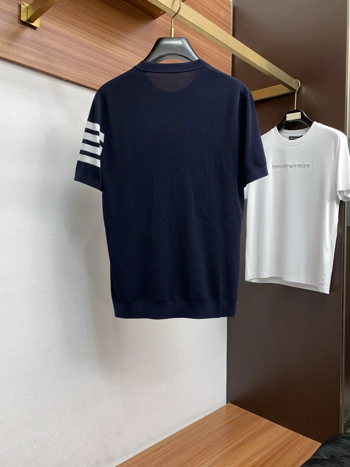 톰브라운 남성 크루넥 반팔 셔츠 상세 이미지 10