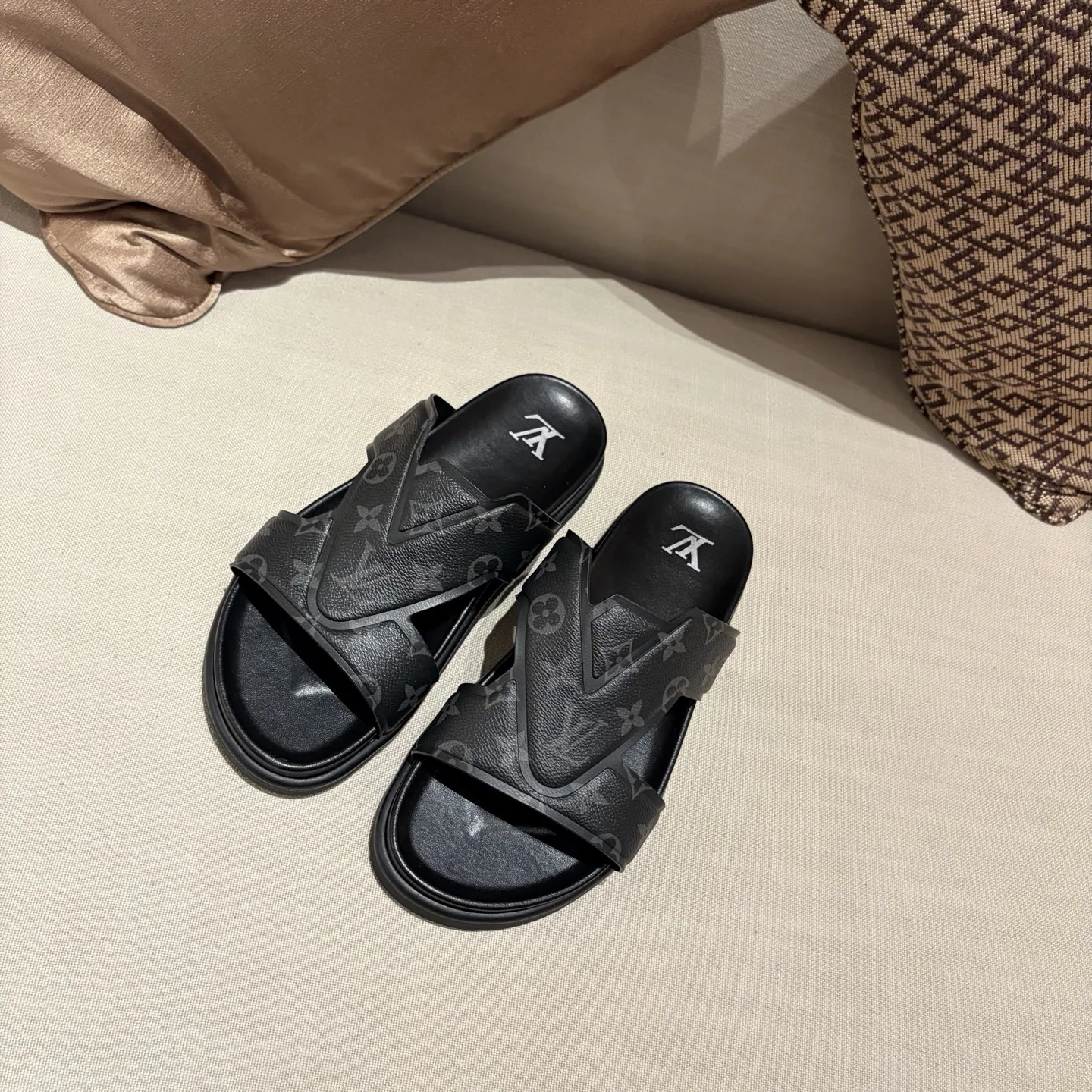 루이비통 카프스킨 슬리퍼 상세 이미지 4