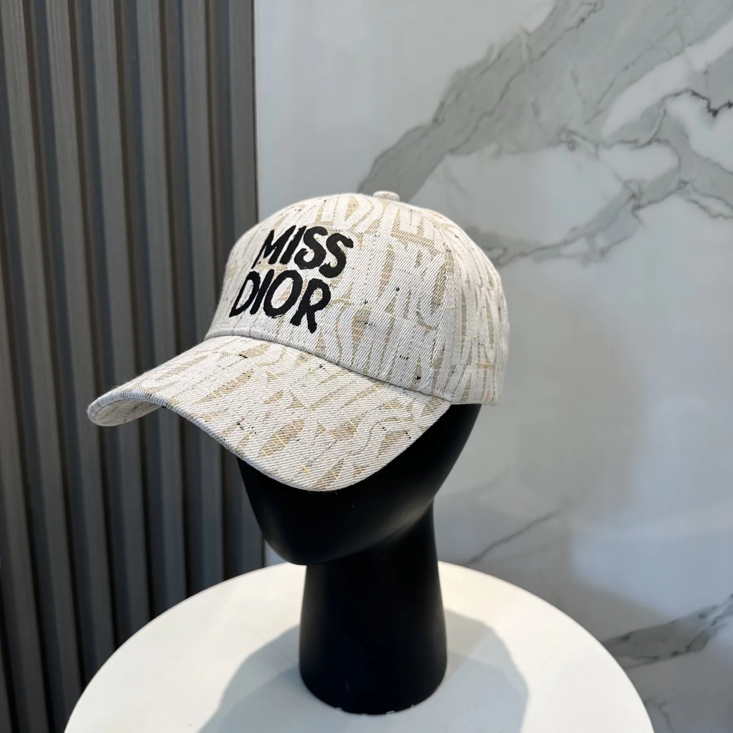 디올 미니멀 베이스볼 캡 133710