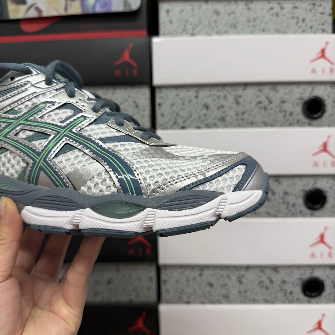 아식스 [TOP] 젤 큐뮬러스 16 1203A733-100 200298 Asics Gel-Cumulus 16 White Ironclad 상세 이미지 7
