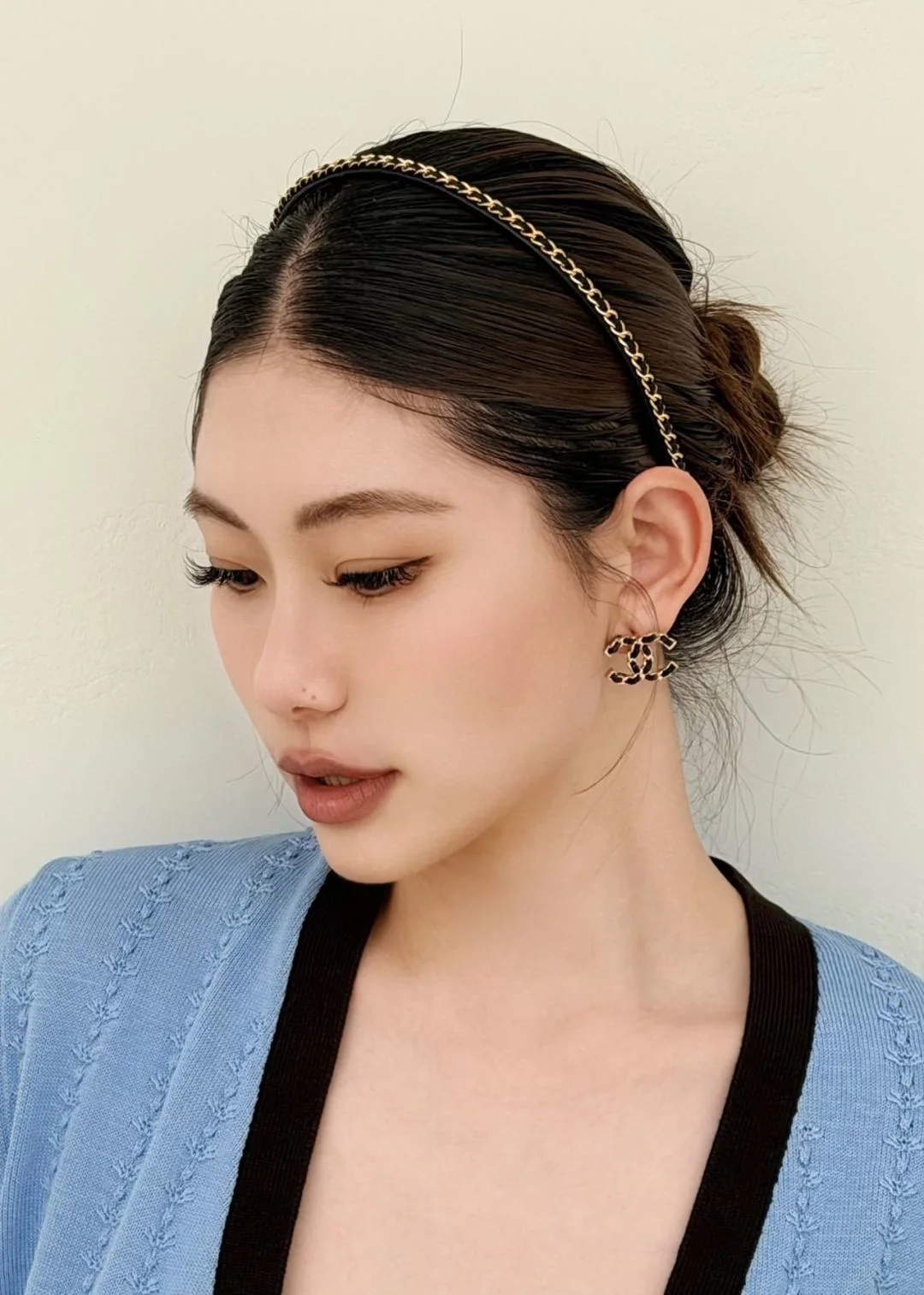 샤넬 더블 C 블랙 가죽 스터드 귀걸이 상세 이미지 2