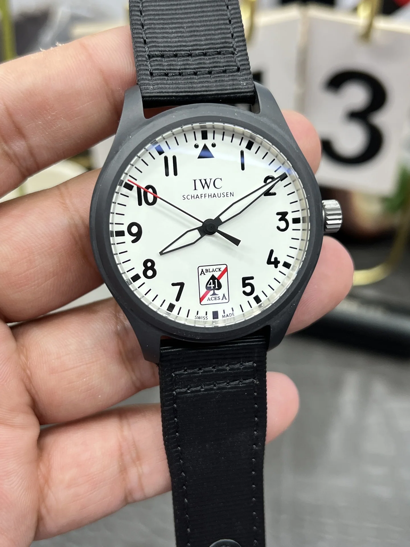 IWC 파일럿 에이스 오브 스페이드 세라믹 시계 상세 이미지 4