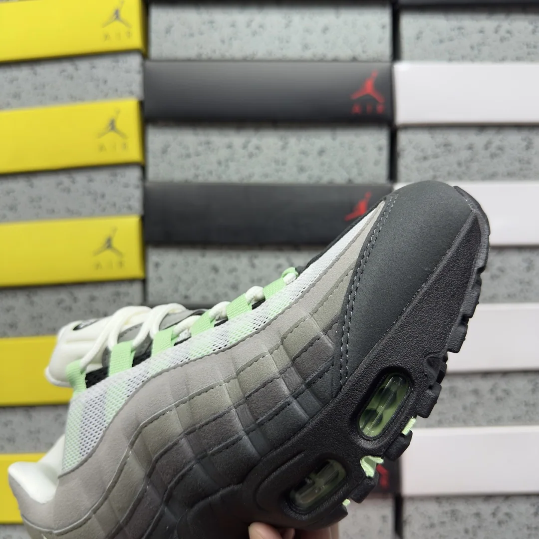 나이키 [WE] 에어 맥스 95 OG HJ5996-005 201886 Nike Air Max 95 OG Big Bubble Fresh Mint 상세 이미지 5